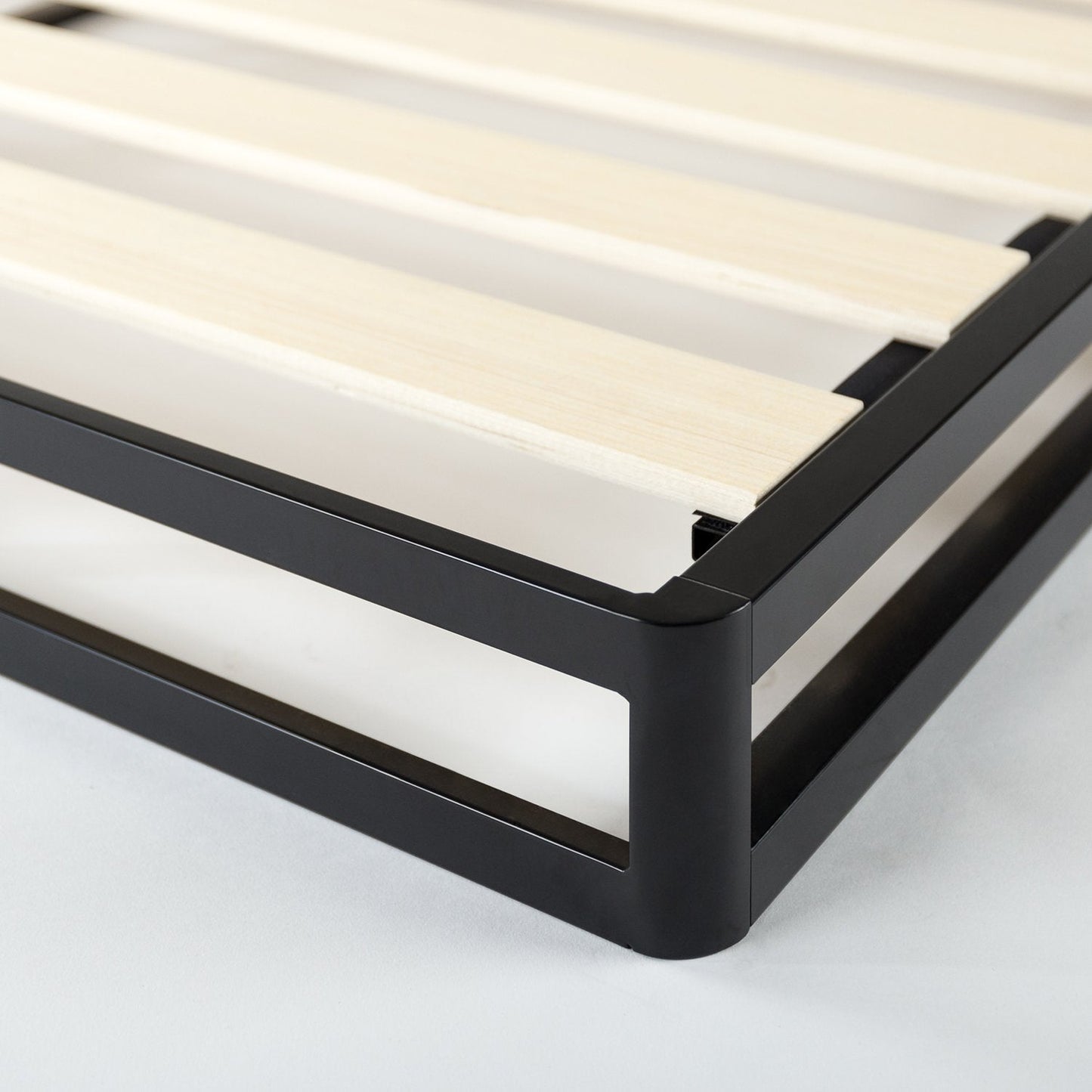 Zinus Walter Standard Profile Metal Smart Box Spring / Mattress Foundation / Wood Slat Support / Easy Assembly