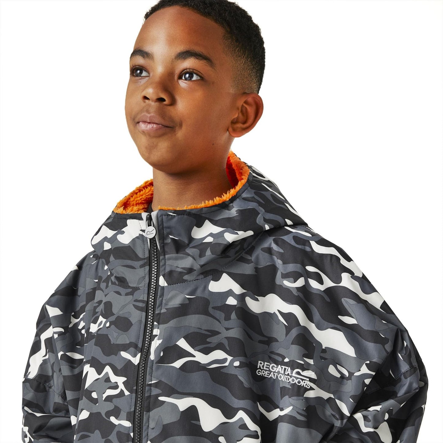 Regatta Kids Oversized Waterproof Changing Robe, Black camo, 9-13 Years