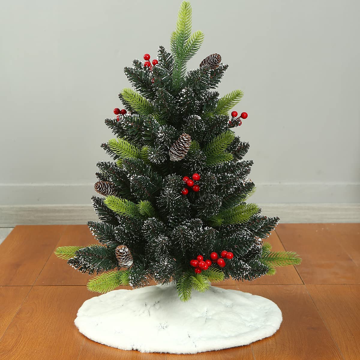 Sattiyrch Small Christmas Tree Skirt 18in, with Silver Snowflakes, Faux Fur White Xmas Tree Skirt for Christmas Tree (Silver Snowflakes, 18in)