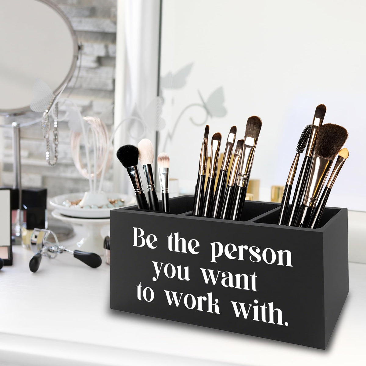 XPH Be the Person You Want to Work with Inspirational Pen Pencil Holder Organizer for Desk, Inspirational Gifts for Women Men, Motivational Wooden Box Sign for Home Office Desk Tabletop Decorations