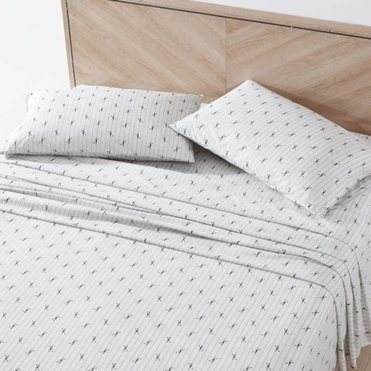 Eddie Bauer - Twin Sheet Set with Fitted Sheet & Pillowcase, 100% Cotton Percale Bedding, Crisp & Cool, Deep Pocket, Dorm Room Essentials, Eddies Oar White