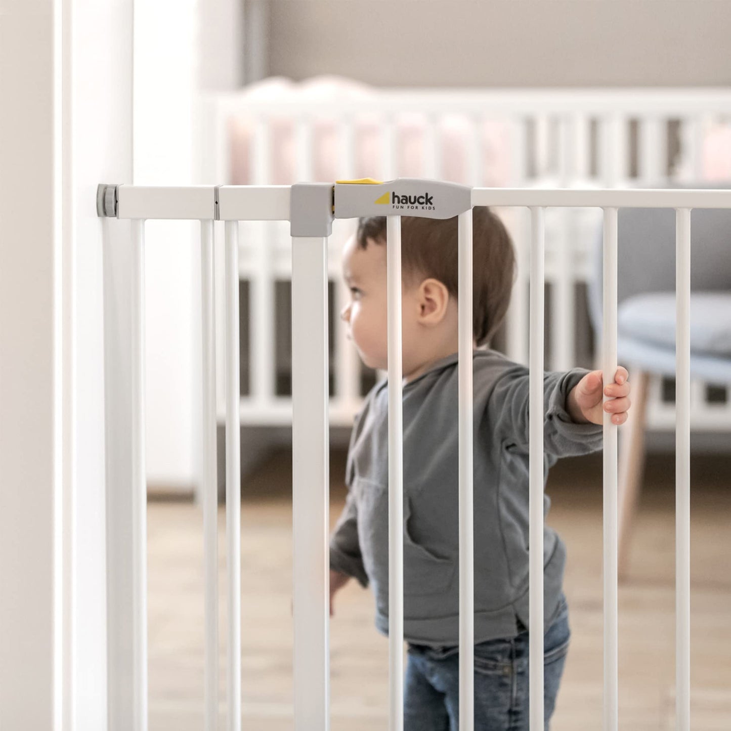 hauck Safety Gate for Doors and Stairs Open N Stop KD incl. 9 cm Extension / Pressure Fit / 84 - 89 cm Large / Metal / White
