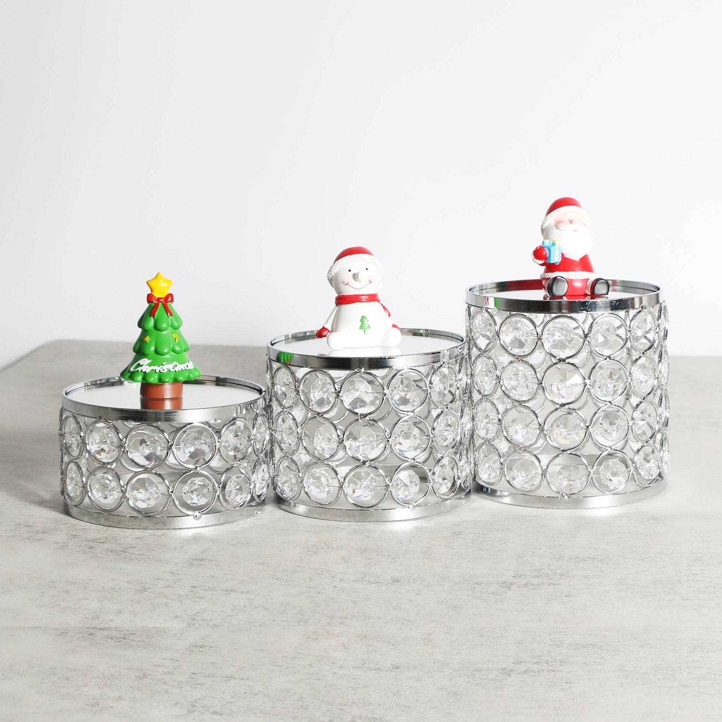 Feyarl 3 Pcs Crystal Display Stands Round Mirrored Risers Decorative Jewelry Perfume Stand Cupcake Figurine Collectible Display Holder for Vanity Table Wedding Home Décor (Silver)