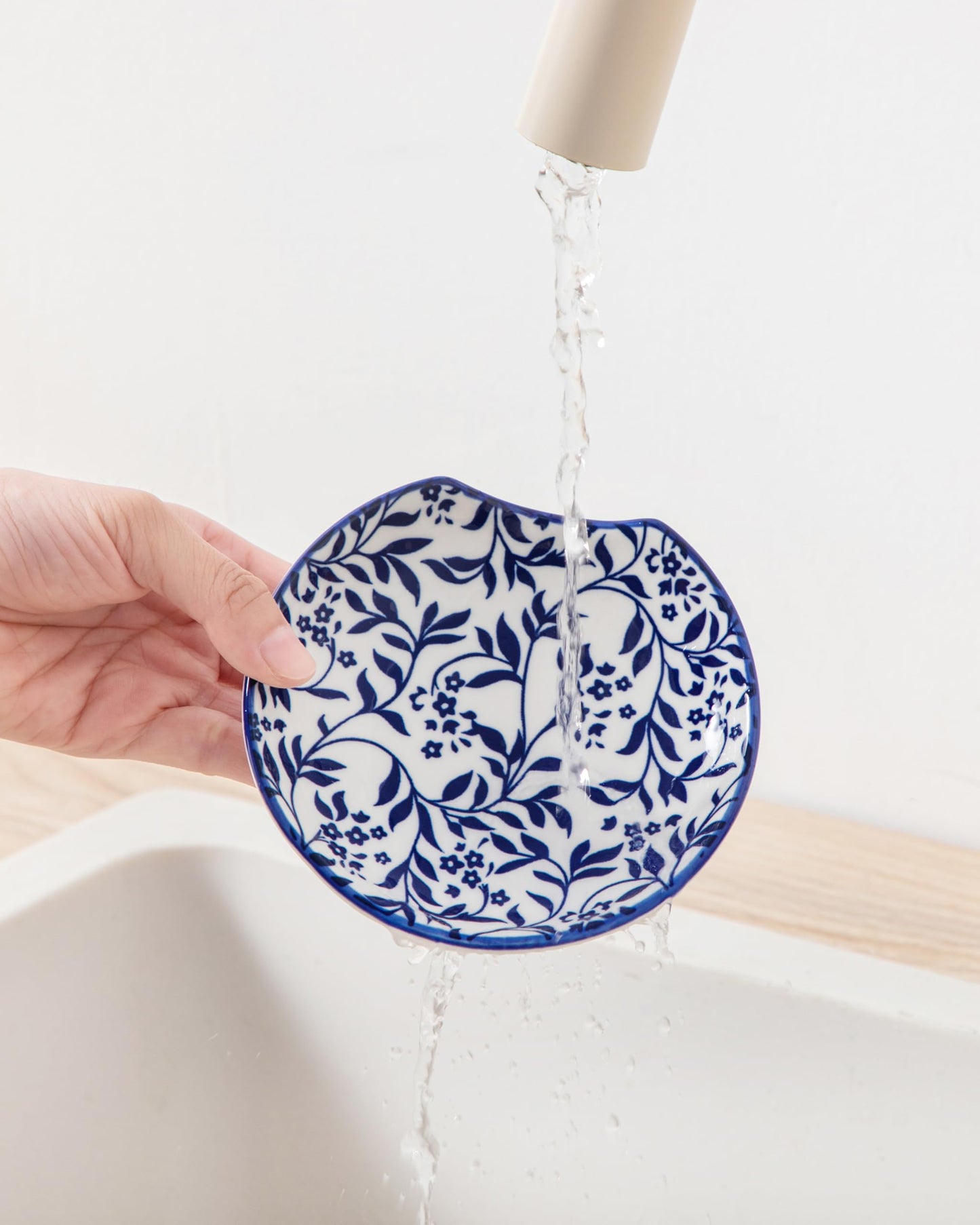 vancasso 6-Pack Ceramic Spoon Rest for Stove Top, Decorative Ceramic Cooking Spoon Holder for Kitchen Counter, 4.8 Inch Blue White Chinoiserie Floral Spoon Rest, Farmhouse Style, SELENE Series