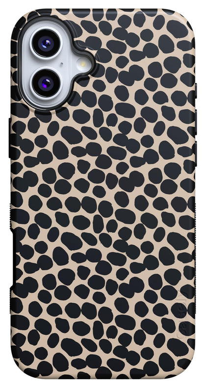 Casely iPhone 16 Case | Nantucket Cottage | Blue Hydrangea | Compatible with MagSafe | Bold Protective Design
