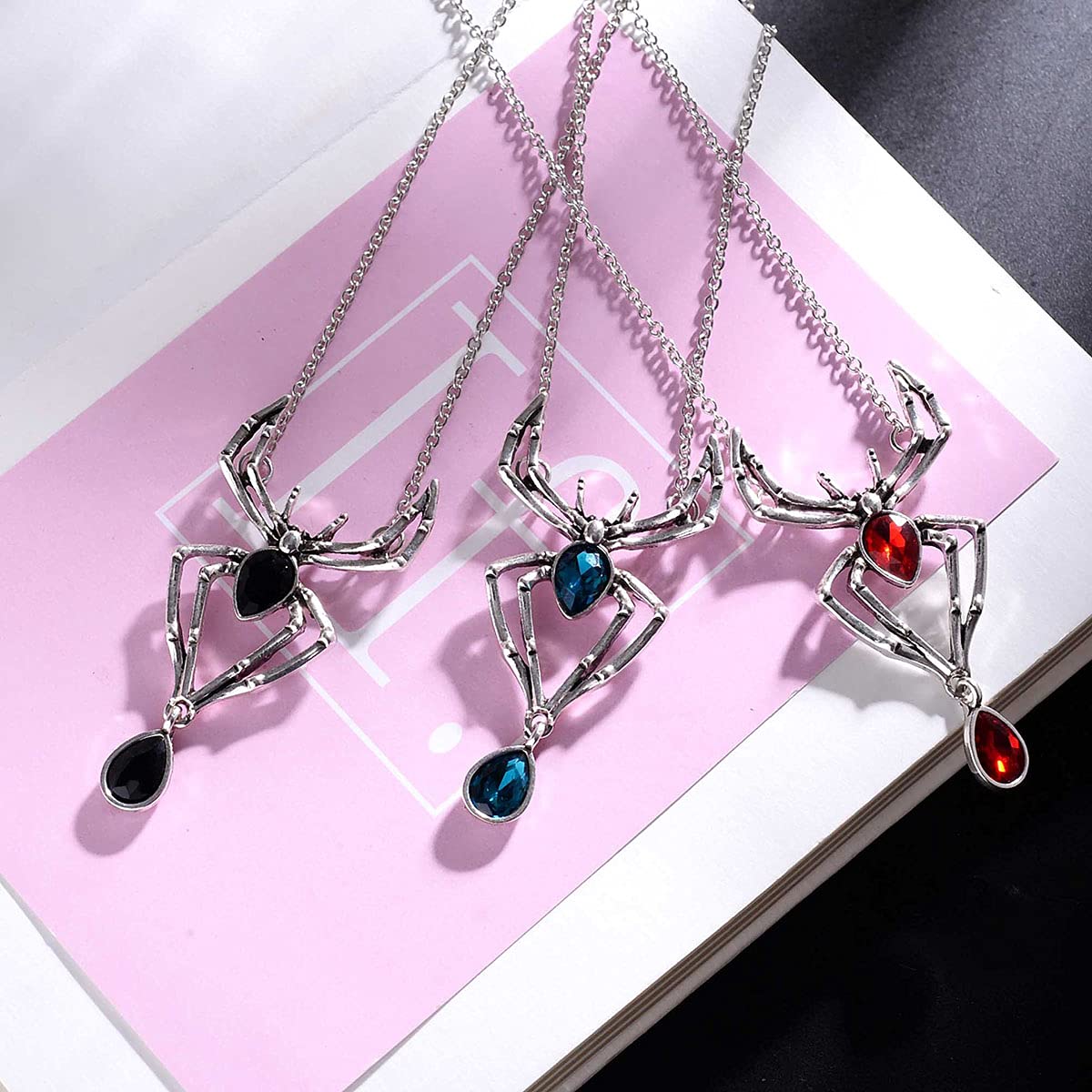 MIFYNN Vintage Gothic Spider Necklace Halloween Crystal Spider Pendant Necklace Punk Style Reptile Animal Jewelry for Woman (Purple)