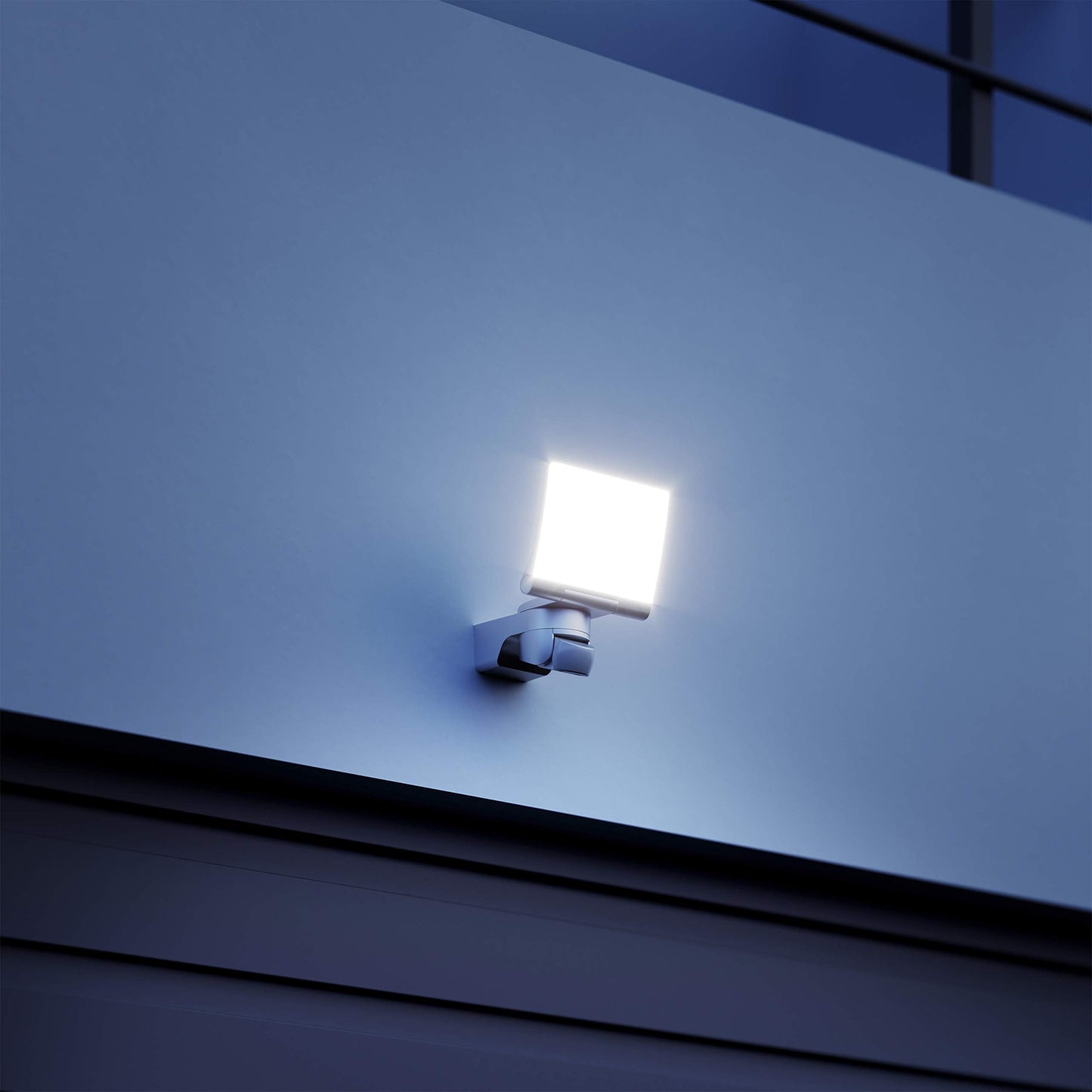 Steinel LED-Floodlight XLED Home 2 XL S White, 2124 lm, 180° Motion Detector, 19.3 W, Fully Swivelling LED Panel, Warm White Light Colour