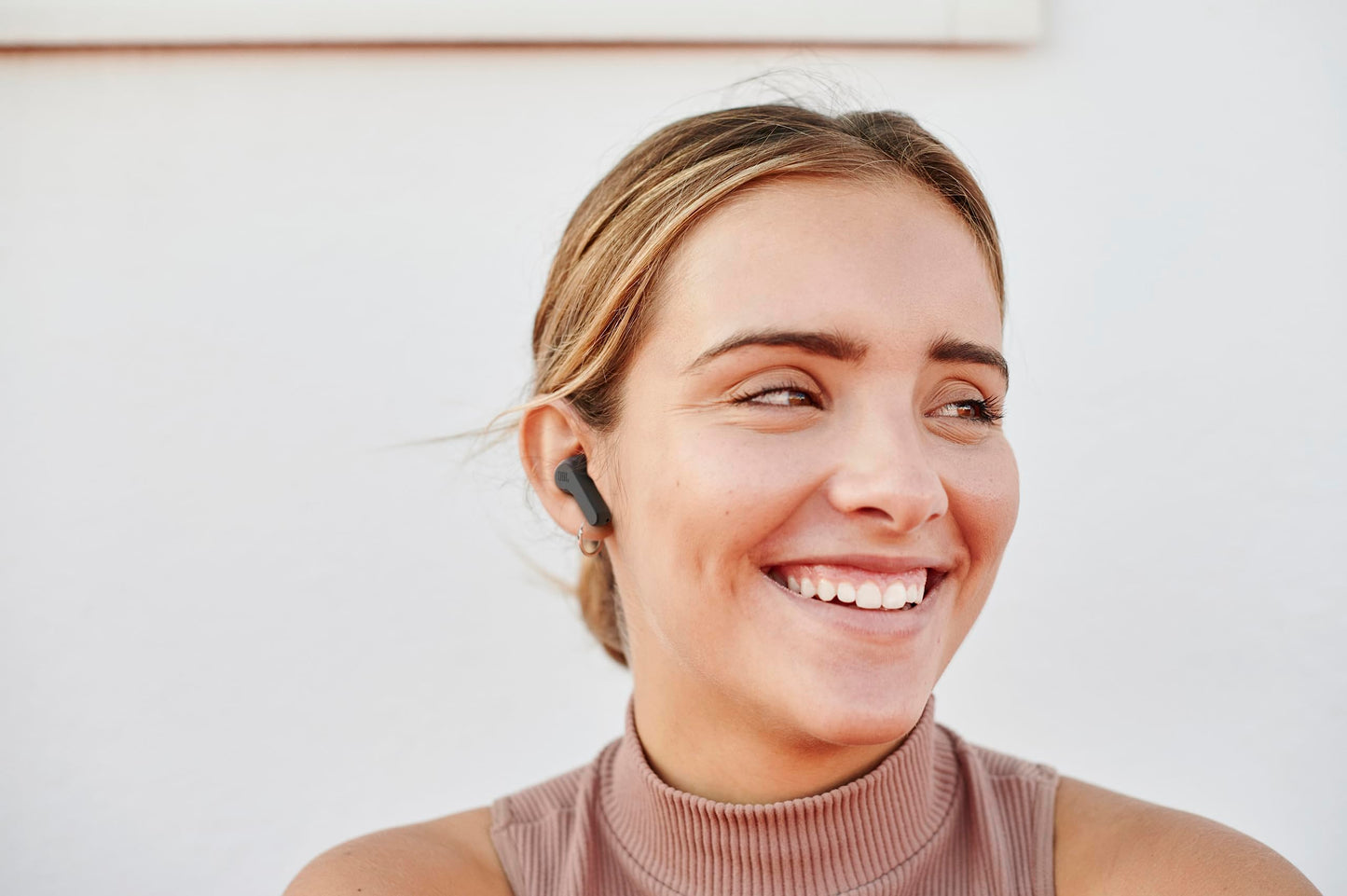 JBL Wave Beam In-Ear Wireless Earbuds with IP54 and IPX2 Waterproofing, Hands-Free Calling and 32-Hour Battery Life, Black