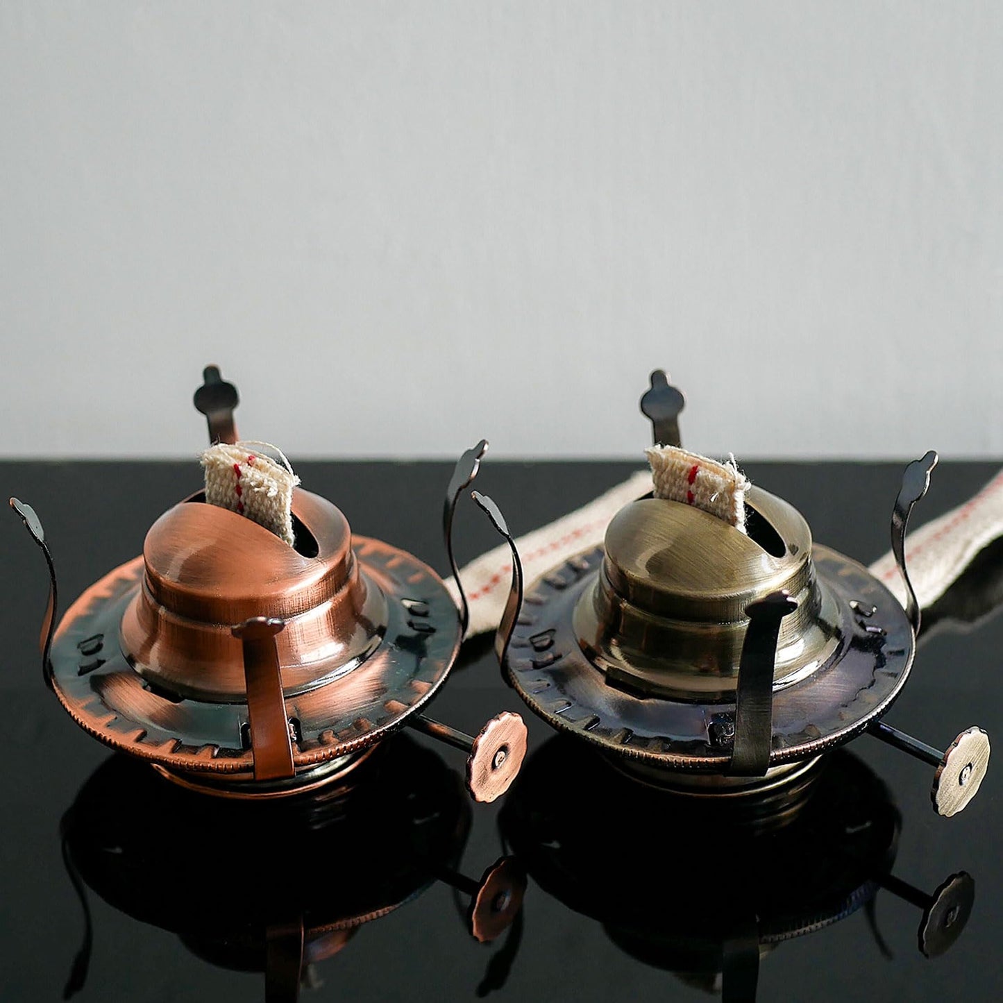 GXFCCYXT Oil Lamp Burner #2 Size Bronzy Plated Burner for Antique Lamps Oil Lamp Replacement Kerosene Lamps Parts with Reduction Collar and Cotton Lamp Wick Fits Holds a 3 Inch Base Chimney