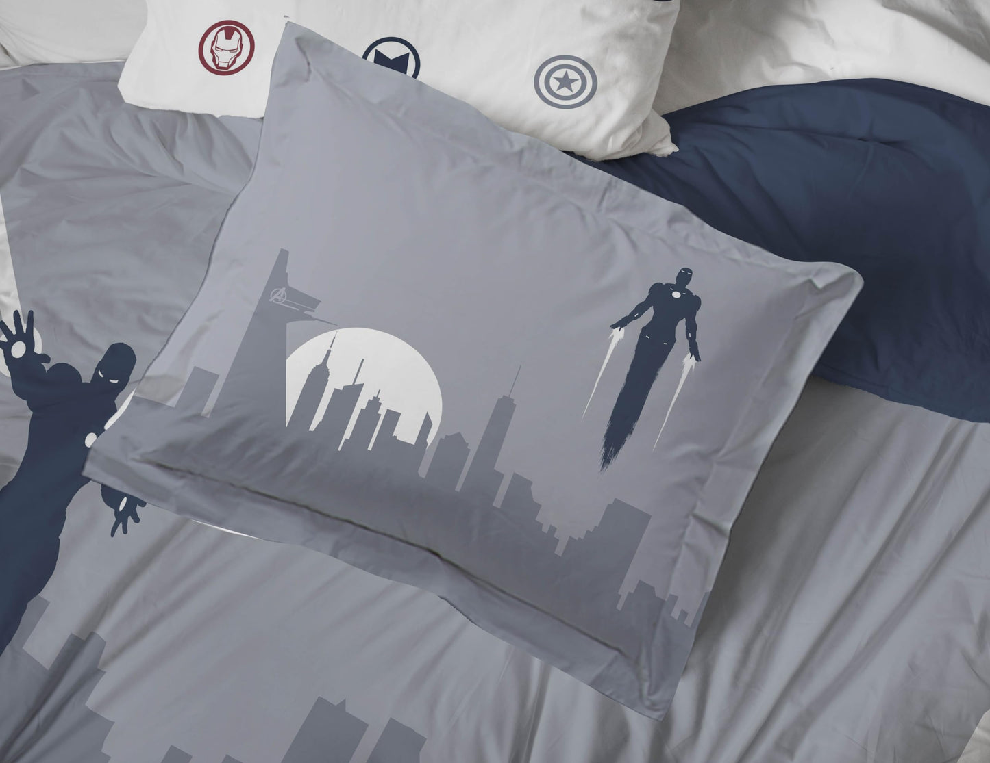 Jay Franco Marvel Avengers Twin Size Comforter Set - 5 Piece Bedding Includes Sheet Set & Pillow Covers - Super Soft Cozy Bedding with Captain America, Hulk, Iron Man and Thor