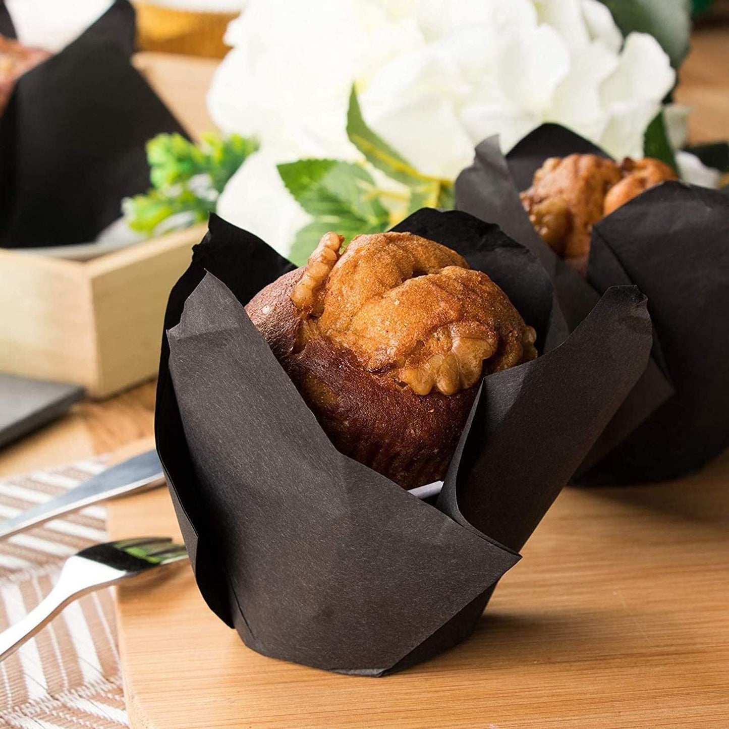 Juvale Cupcake Liners - 2 x 3.5 in, Black, 100 Pack - Tulip Cupcake Liners for Baking & Parties - Greaseproof Paper Wrappers