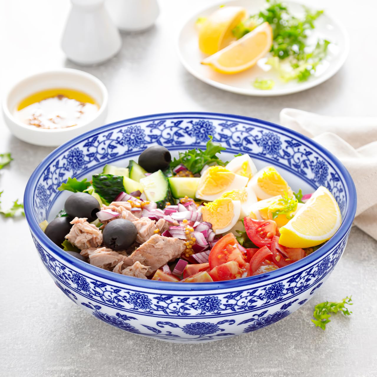 Luxshiny Blue White Porcelain Bowl, 8 Inch Chinese Ceramic Bowl Asian Serving Container for Salad Pasta Rice Porridge Fruits Udon Soba
