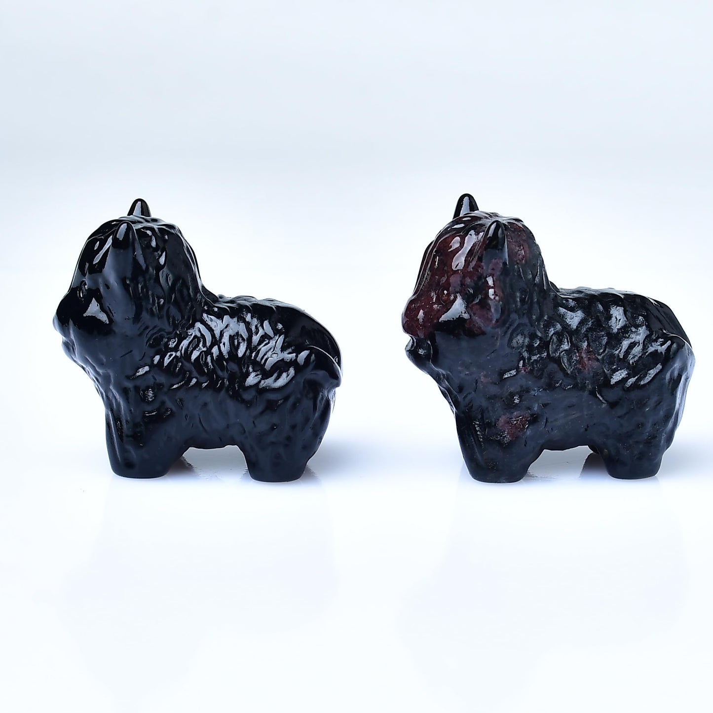 WUYOUSHI Garnet Highland Cattle Statue - 1.6" Handmade Sculpture for Healing, Reiki & Meditation - Cute Pocket Size Crystal Figurine - Office Home Decor Spiritual Gift