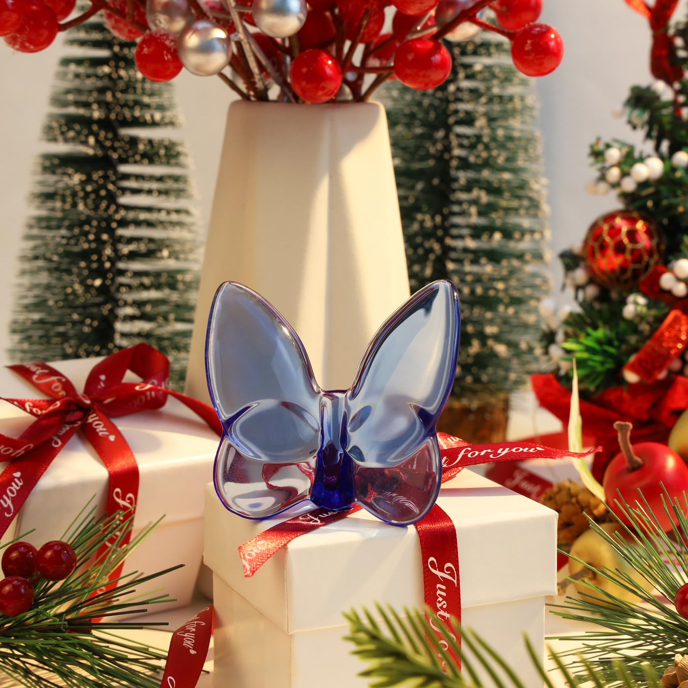 DUQGUHO Butterfly Gifts Decor Blue Butterflies Crystal Glass Figurines Flying Crystal Summer Butterfly Party Favors Collectible Desk Home Bedroom Office Garden Decoration