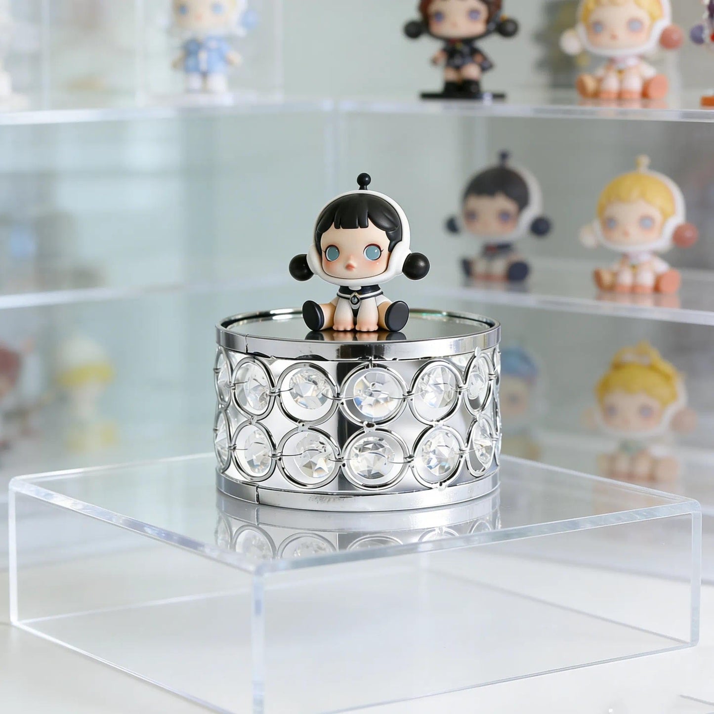 Feyarl Crystal Display Stand Riser with Mirror Base Perfume Jewelry Organizer Anime Figure Action Figure Display Stand Keepsake Decorative Decor Holder for Vanity Wedding Home Decor (Silver)