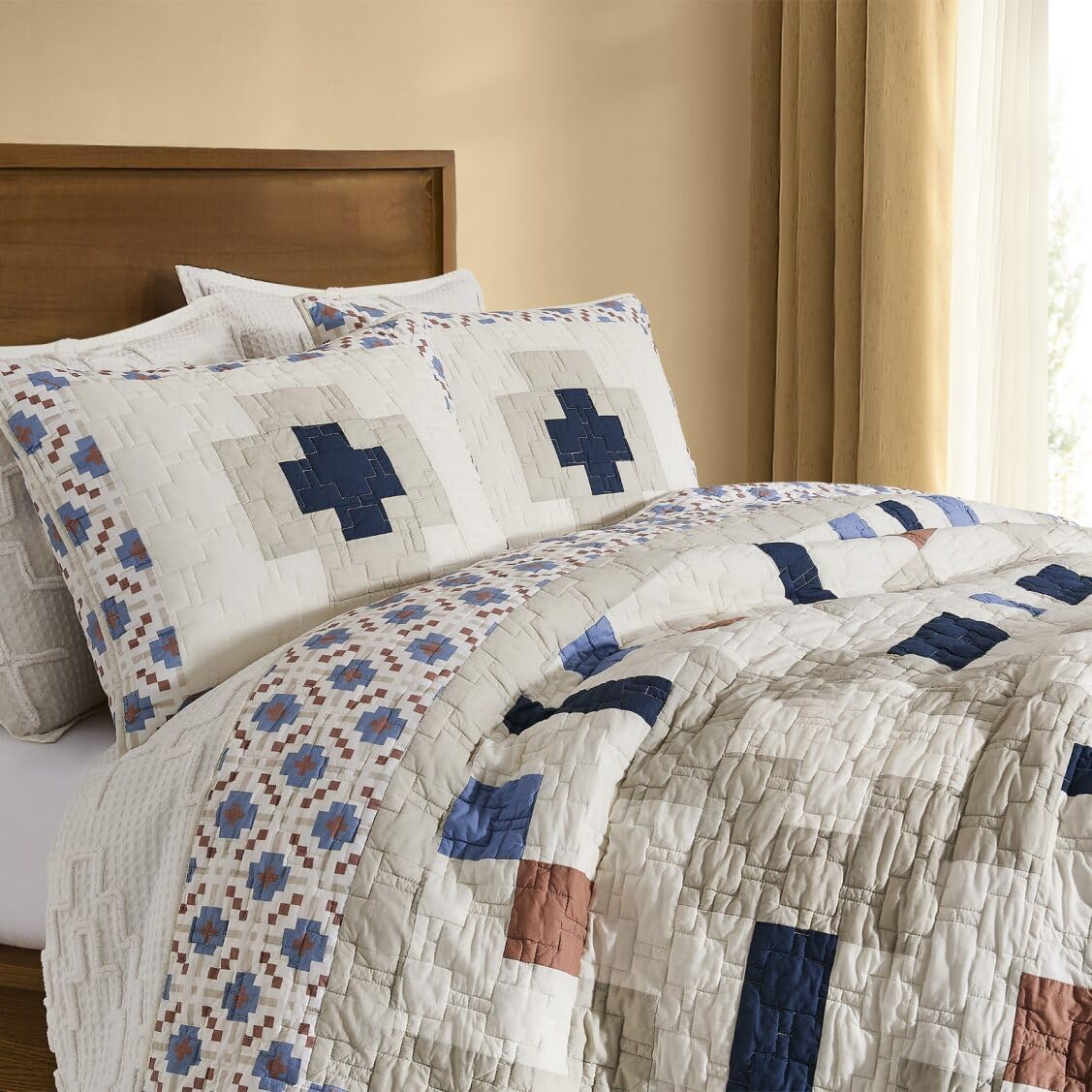 Pendleton Full/Queen Quilt Set – 100% Cotton 3 Piece Quilt Set with Shams, Soft Lightweight Bedding for Queen Size Bed, White & Blue Patterned Comforter Alternative, Queen Bedding Set (Meadow Summit)