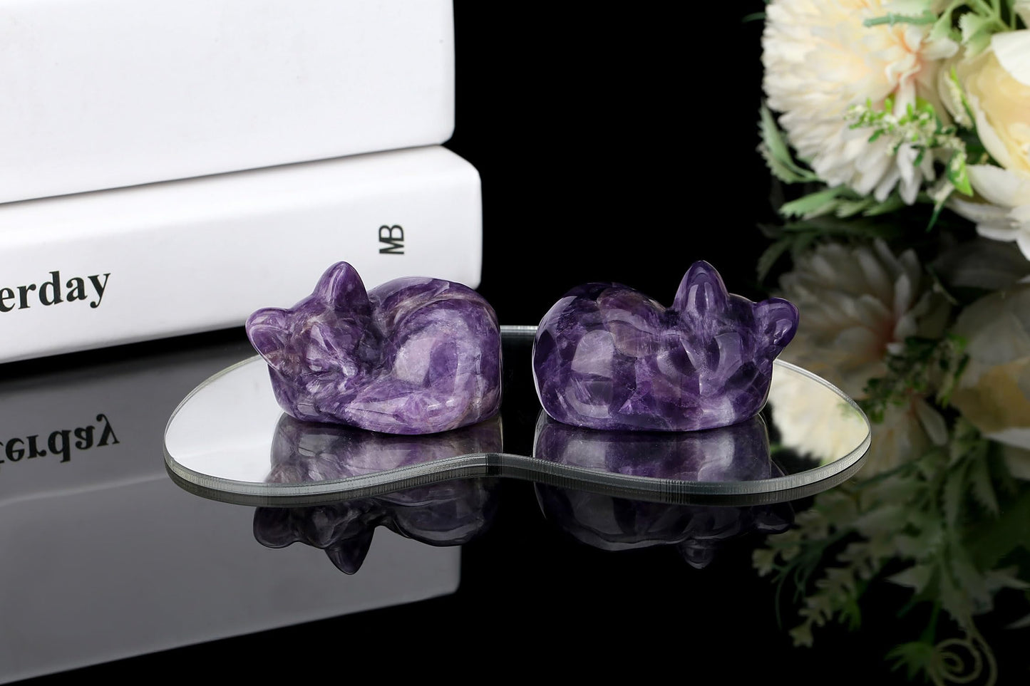 YATOJUZI 2" Cat Decor Purple Gifts for Women Amethyst Sleeping Cats Decors Statue Hand Carved Cute Animal Crystal Figurines Stocking Stuffers Cat Themed Gifts for Women Purple Room Office Desk Decor