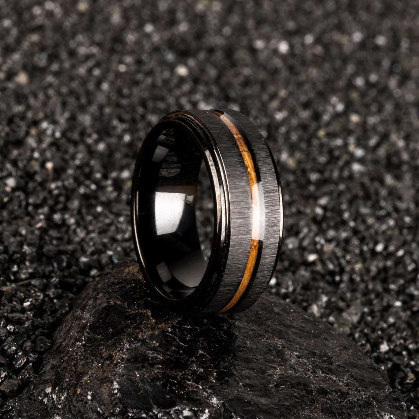JEWPER 8mm Men Womens Wedding Band Tungsten Rings Black Fashion Promise Carbide Inlaid whiskey barrel wood Outer ring step edge sanding Matte Finish Edge Comfort Fit size(9)