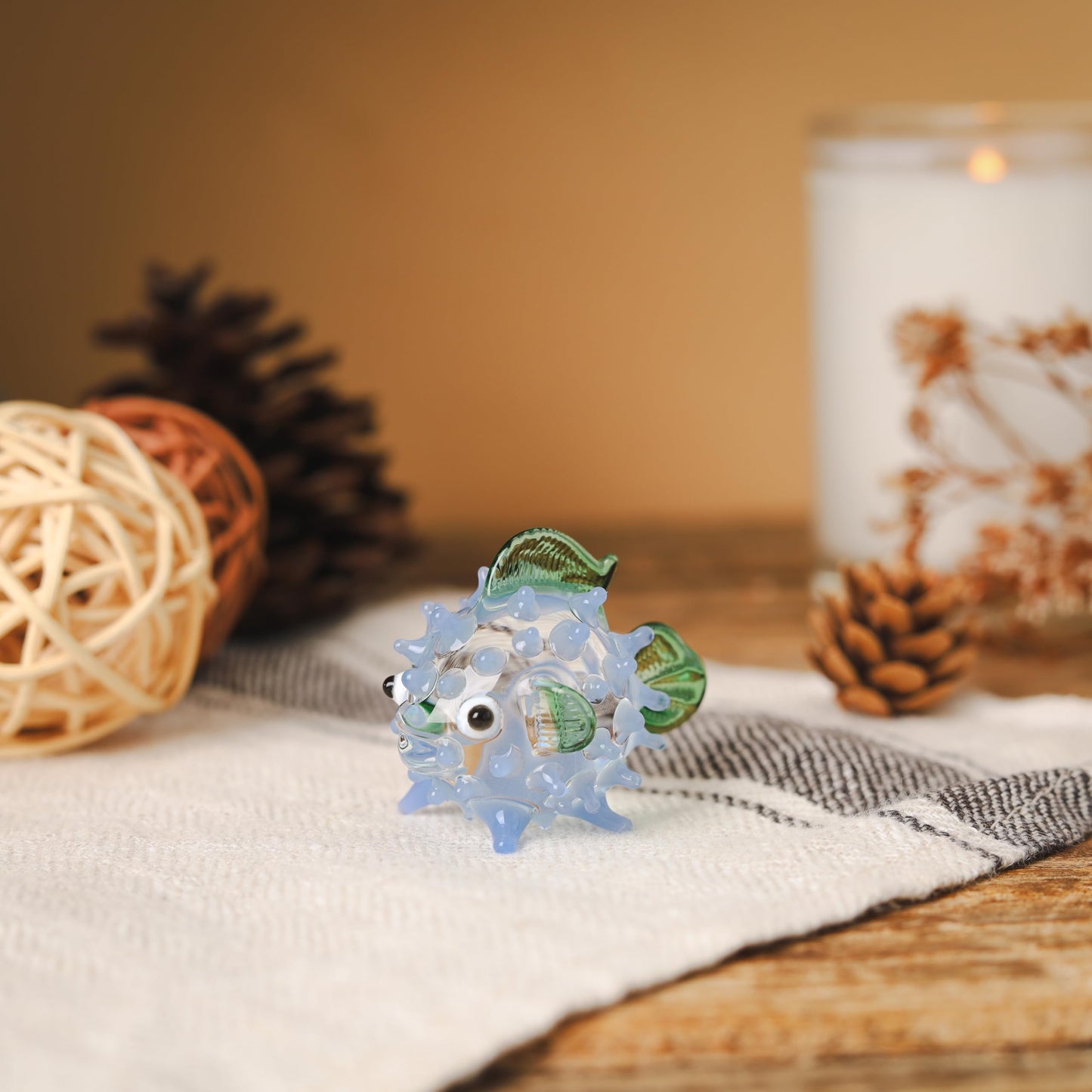 M Audomsak Ocean Blue Hand Blown Glass Pufferfish Figurine – Cute Mini Ocean Fish Art Glass Sculpture, Sea Life Collectible, Small Glass Animal Decor for Desk Shelf Home Decoration, Ocean Lover Gift