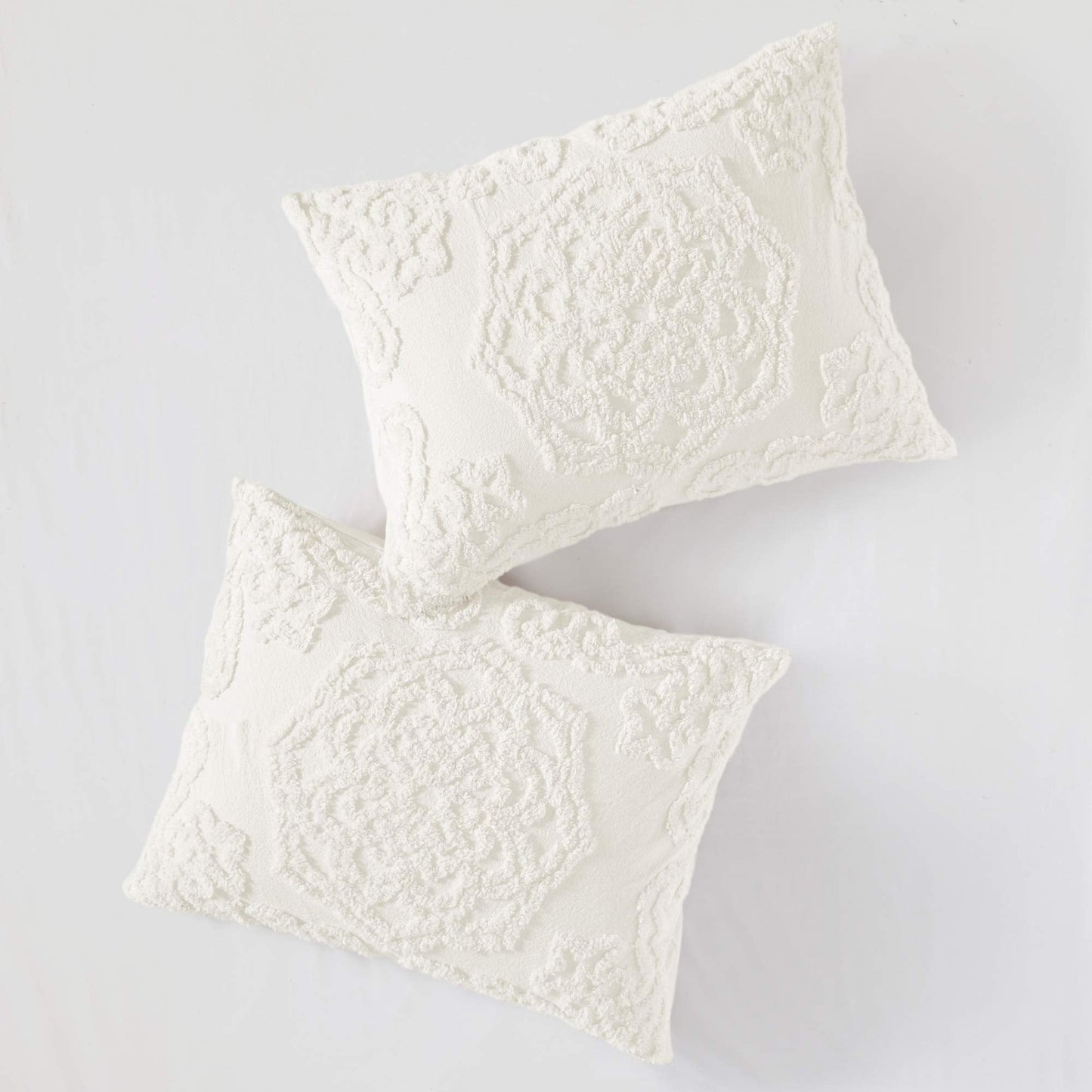 Madison Park Laetitia Lightweight 100% Cotton Quilt Set, Breathable Chenille Tufted, Shabby Chic Boho Medallion Design, Sham, Floral Ivory w/ Tassels, King/California King (104 in x 92 in) 3 Piece