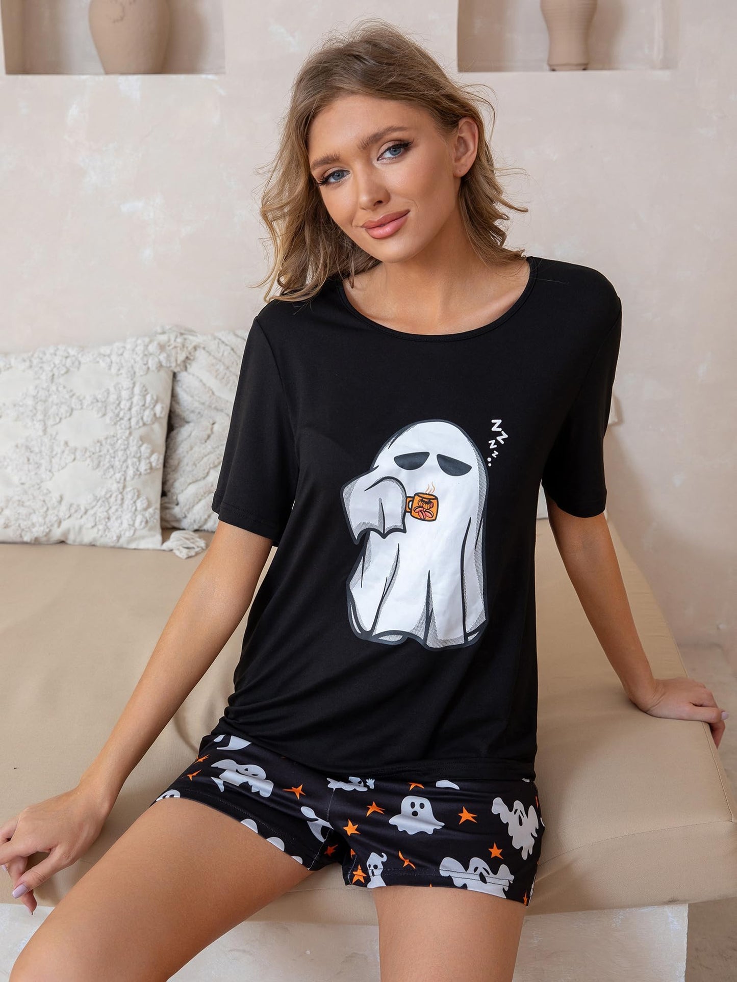 Leevuyu Halloween Pajamas Women Scream Pajamas Ghost Short Sleeve Tees and Shorts Halloween Pjs Pajama Set Black L
