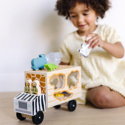 Melissa & Doug Wooden Shape Sorter Rescue Truck | Animal Puzzle Toy for Toddlers, Early Learning Play Set | Age 2+