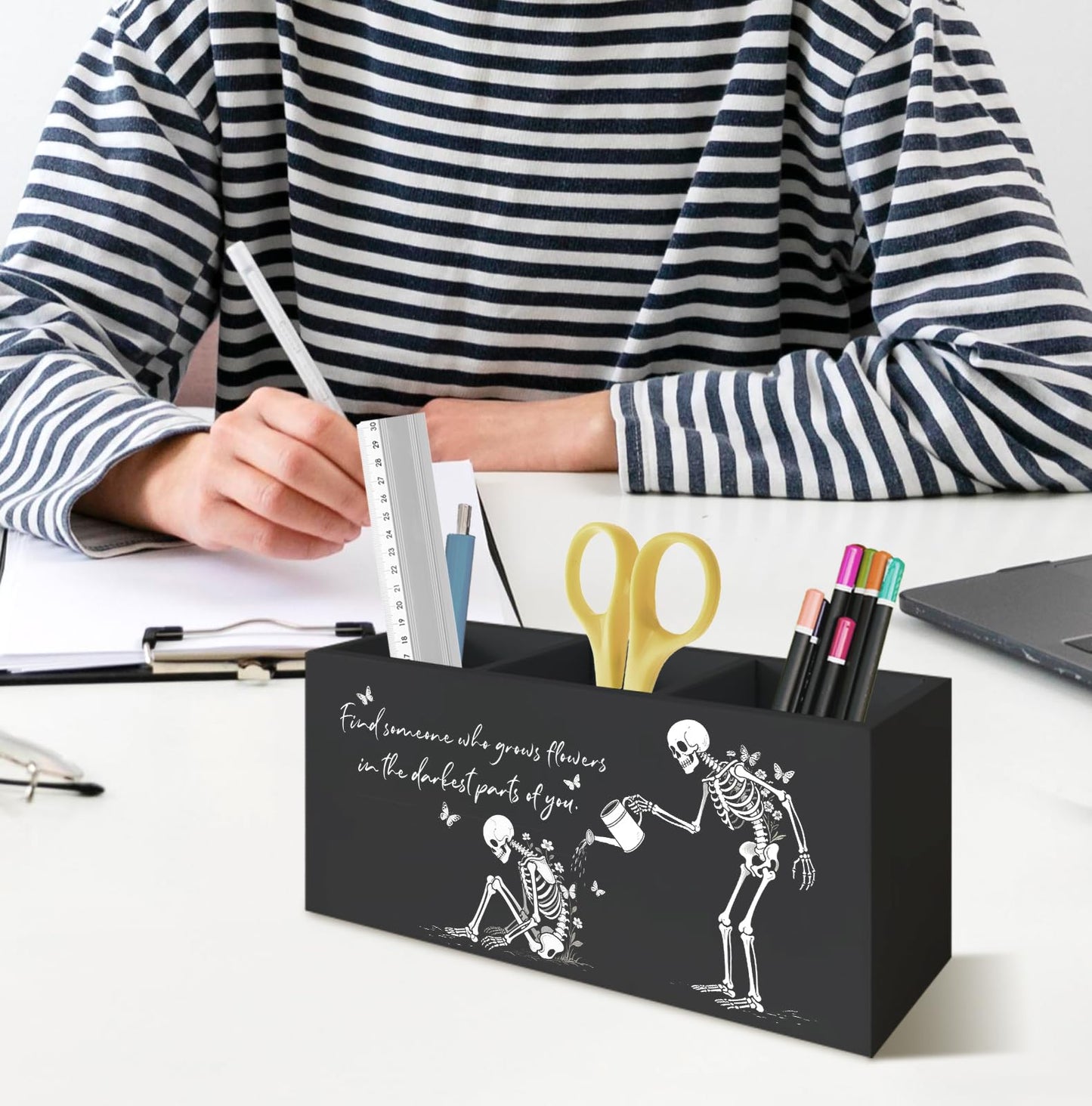 KRHFG Halloween Gothic Skeleton Pen Pencil Holder for Desk, Gothic Gifts for Women, Funny Inspirational Halloween Wood Signs for Home Office Desk Tabletop Decor and Accessories