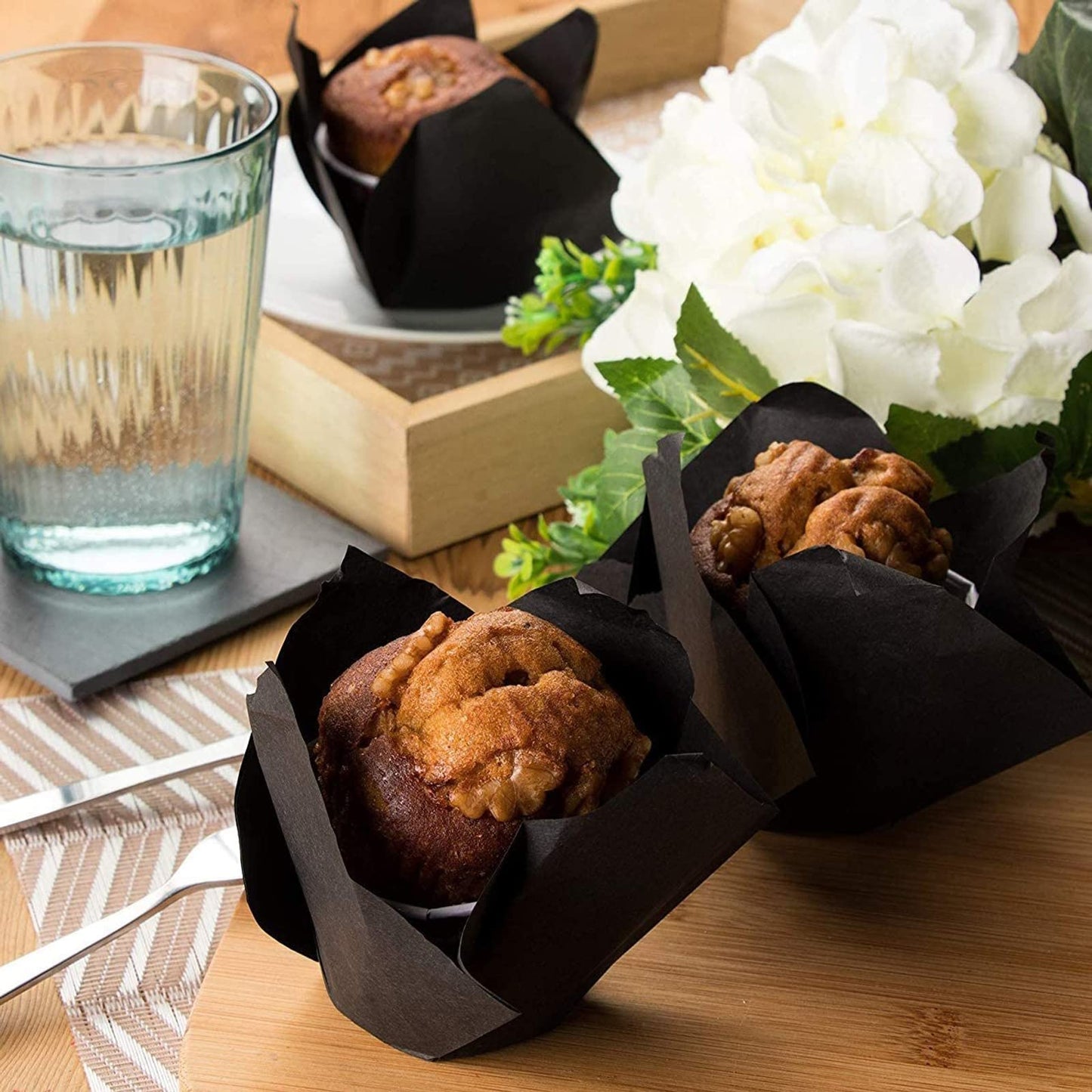 Juvale Cupcake Liners - 2 x 3.5 in, Black, 100 Pack - Tulip Cupcake Liners for Baking & Parties - Greaseproof Paper Wrappers