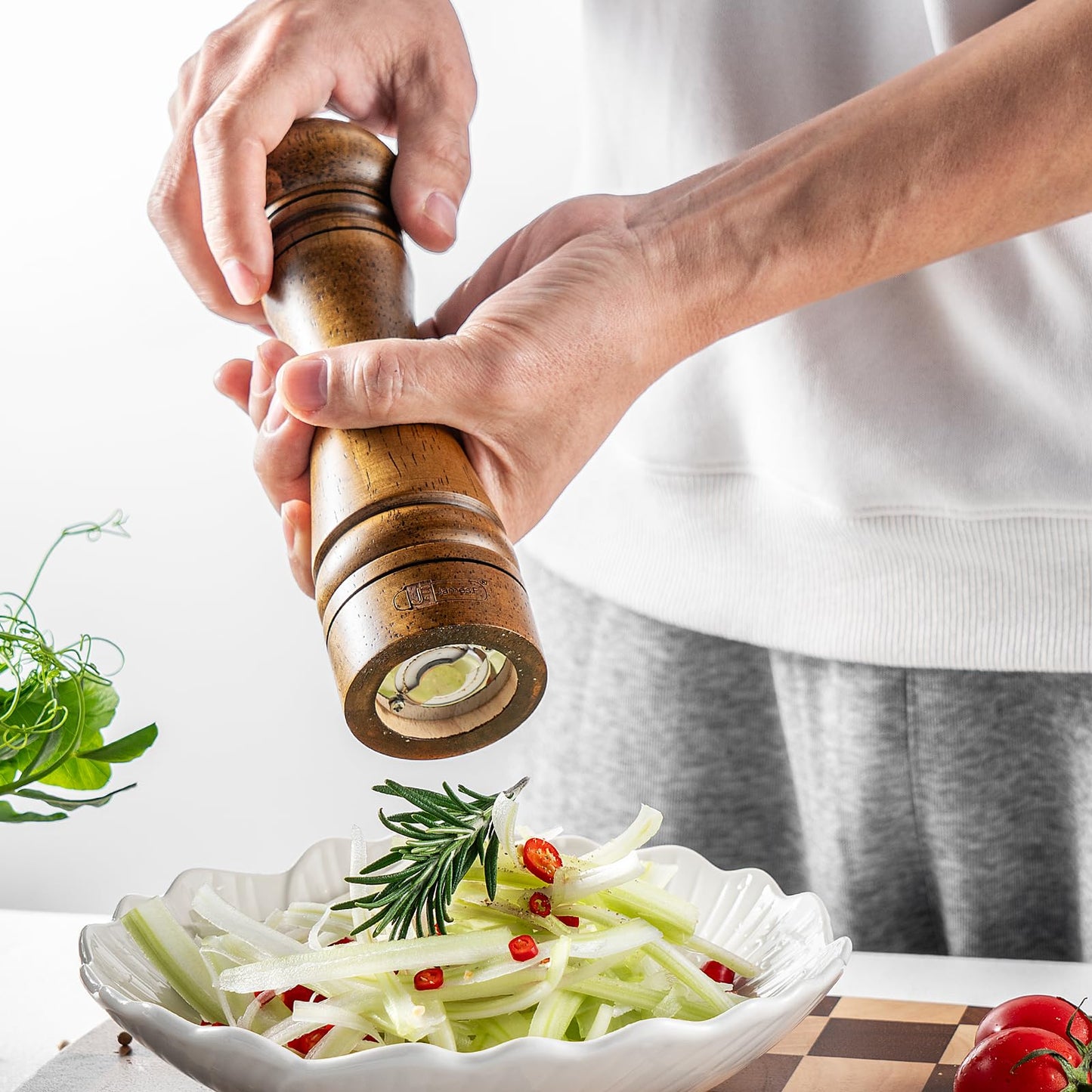 JF JAMES.F Salt and Pepper Mill Sets, 8 inch Wooden Salt and Pepper Grinders with Ceramic Core Wood Salt and Pepper Shakers Set of 2
