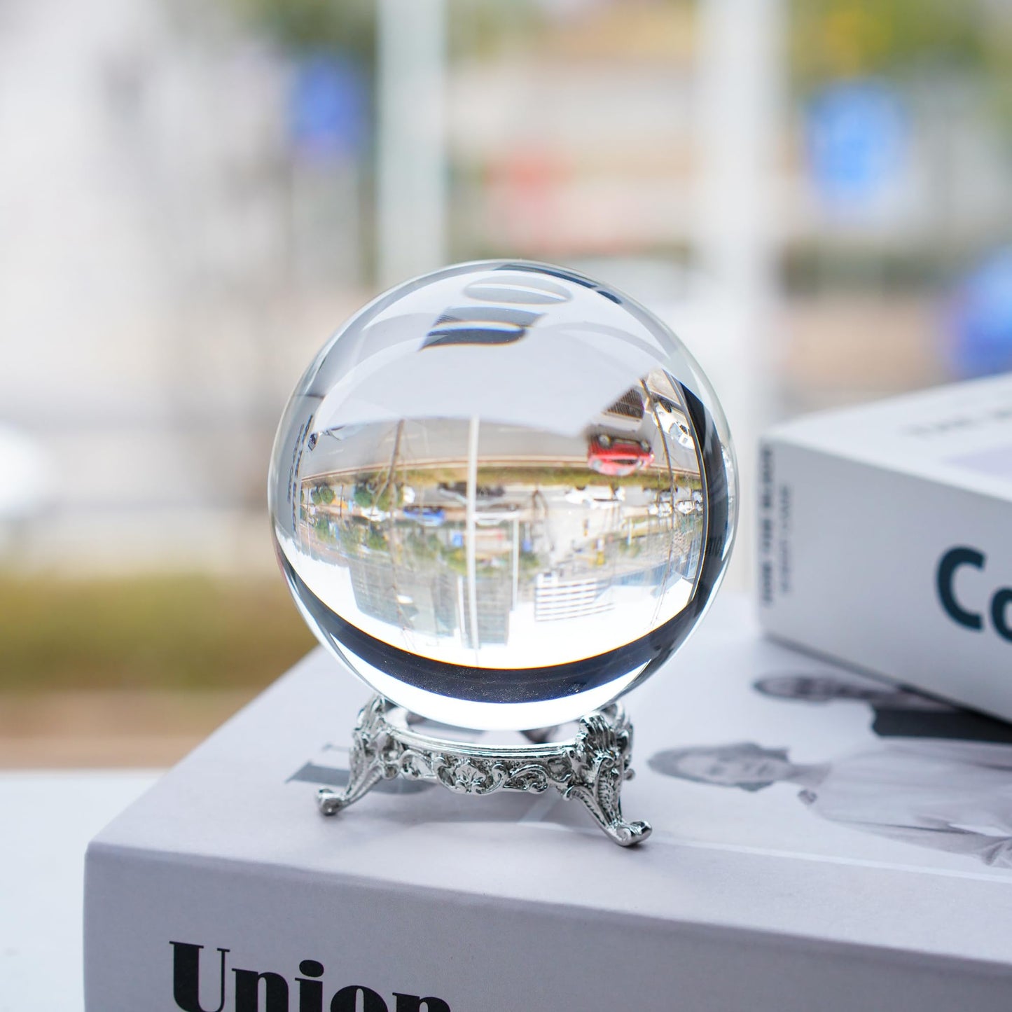QFkris 80mm Clear Crystal Ball with Stand for Fortune Teller Divination Crystal Sphere for Magic, 3.1inch Decorative Ball for Lensball Photography, Feng Shui