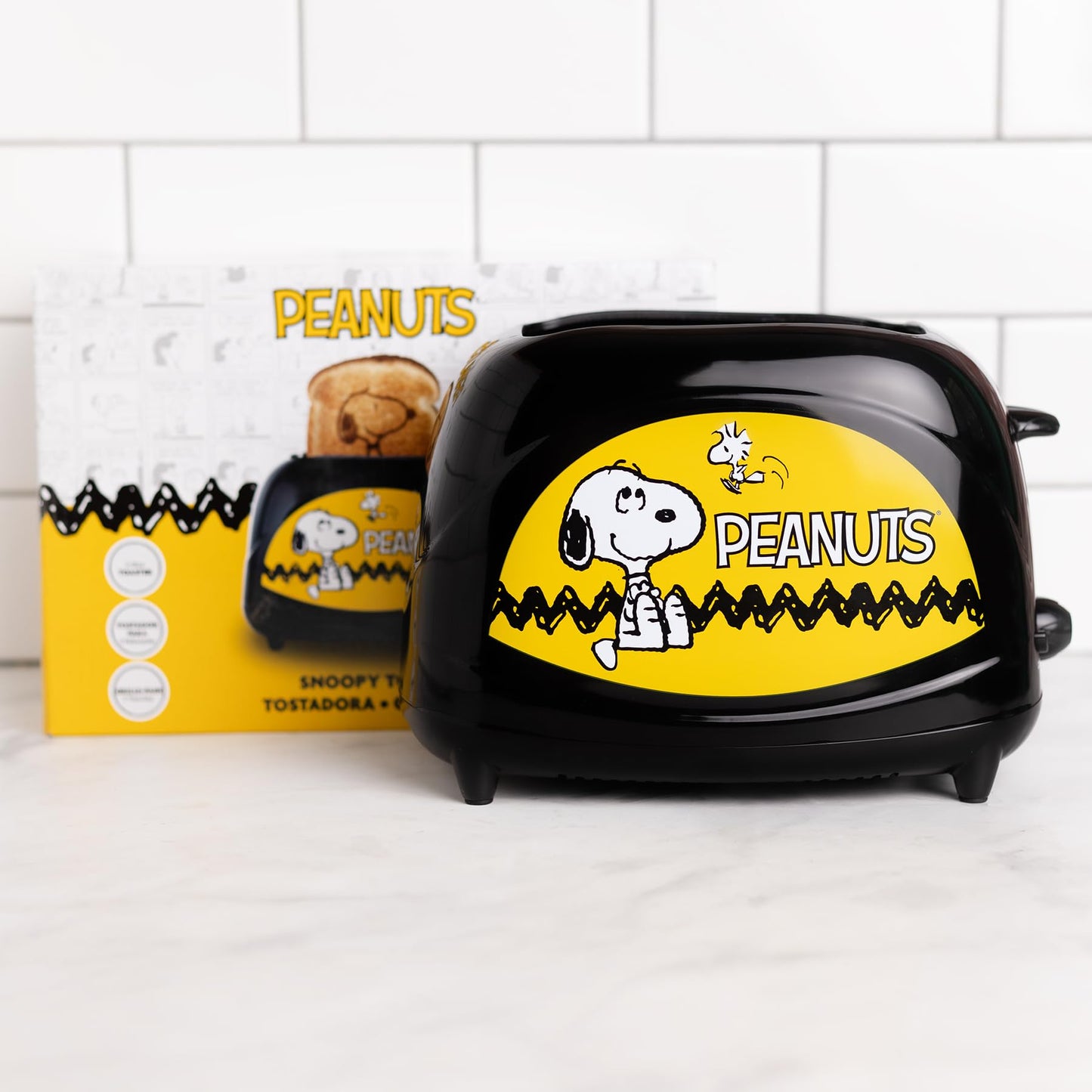 Uncanny Brands Hello Kitty Two-Slice Toaster- Toasts Your Favorite Kitty On Your Toast