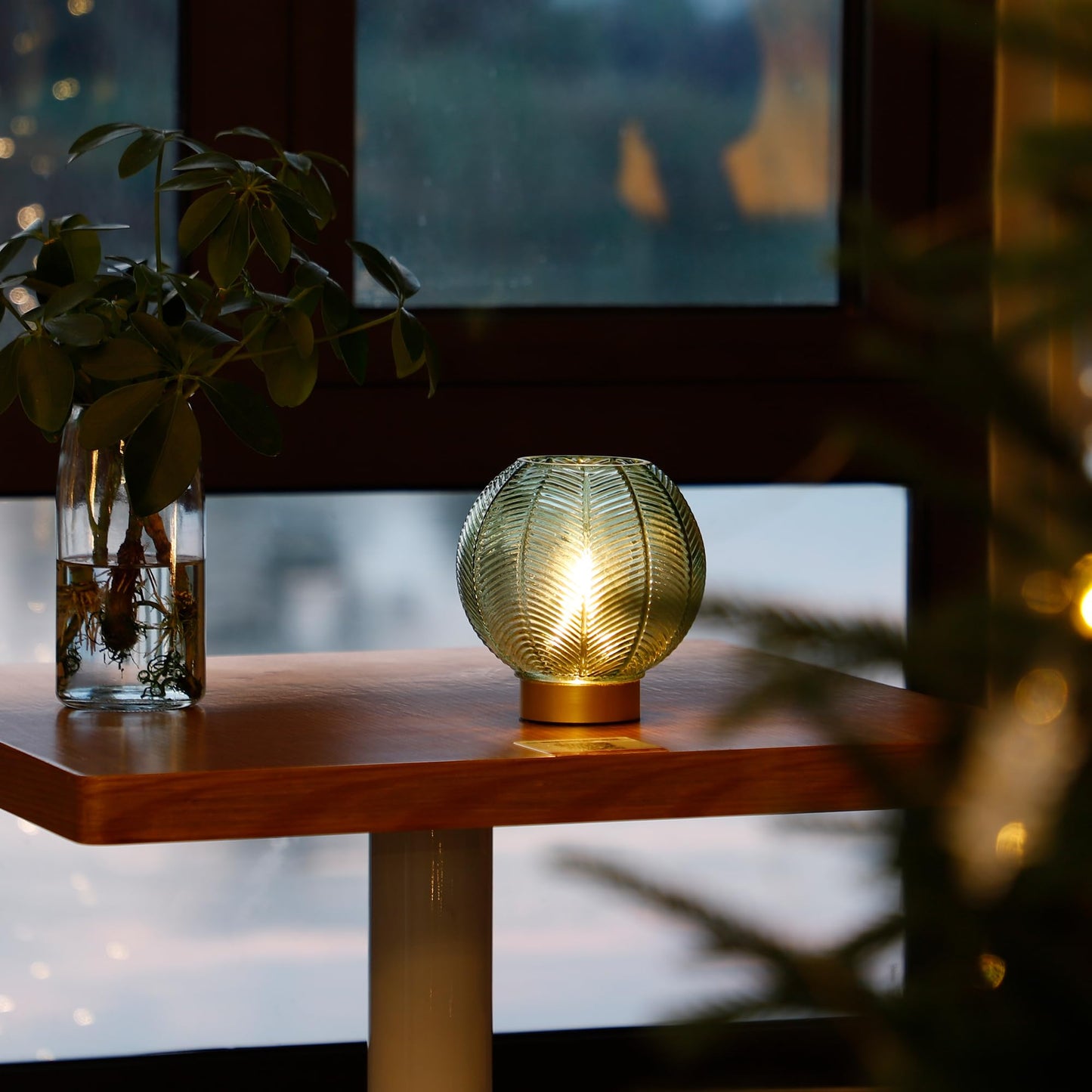 LUSHARBOR Battery Operated Lamp with Timer, Decorative Green Glass Table Lamp Cordless, Small Ambient Lamp for Bedside Bedroom Living Room Decor -Green