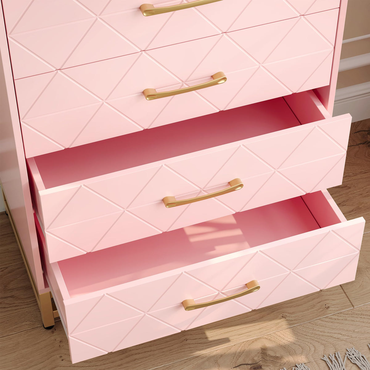 GarveeHome Wooden Dresser for Bedroom, Dressers & Chest of Drawers with 4 Drawer, Wood nightstand for Storage and Organization (Pink)
