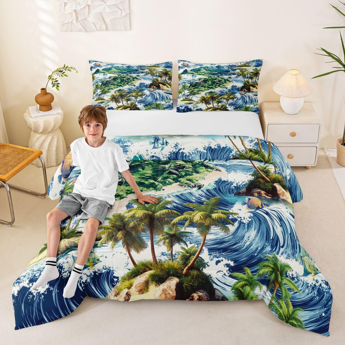 Coconut Tree Comforter Set Queen Size,Tropical Plant Seawave Bed in a Bag 3Pcs for Kids Teens Woman Room Decor,Hawaii Ocean Beach Theme Quilted Duvet,Blue and Green Down Comforter,2 Pillowcases