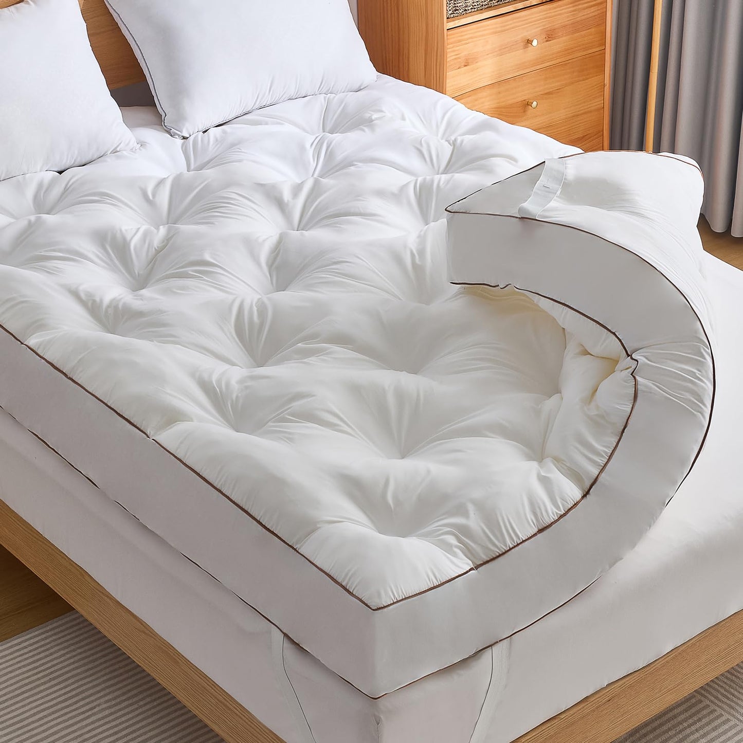 WhatsBedding 4 Inch Memory Foam Mattress Topper Queen for Back Pain Relief, Filled with Breathable Gel Memory Foam, Fluffy Comfort Supportive Pillow Top Mattress Topper, 80x60x4in