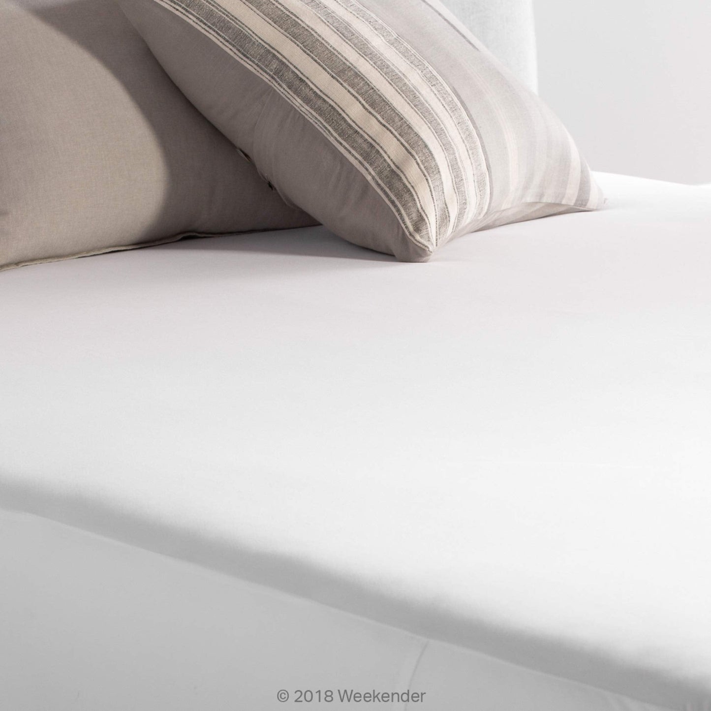 WEEKENDER Waterproof Mattress Encasement with Zipper Closure - Queen