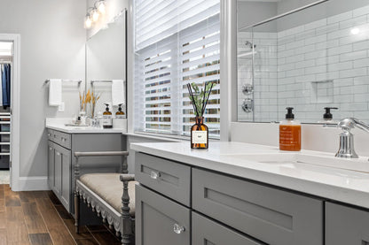 WEALD TRIBE Flower Reed Diffuser Set Vanilla Cinnamon Scent for Bathroom Air Fresheners | 4.0 fl oz Essential Oils with Sticks Home Fragrance Defusers | House Bedroom Office Shelf Decor & Gift