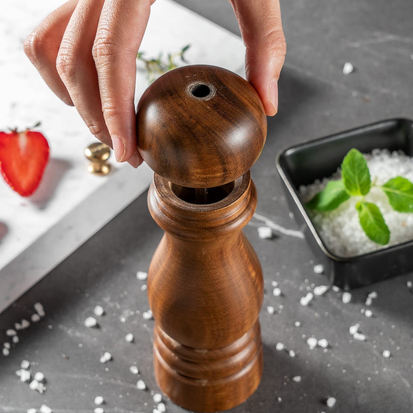 Bill.F Salt and Pepper Grinder Set, Wood Pepper Mill Set of 2 Manual Salt Pepper Shakers Grinder Refillable 7 Inch with Adjustable Ceramic Grinding Rotor