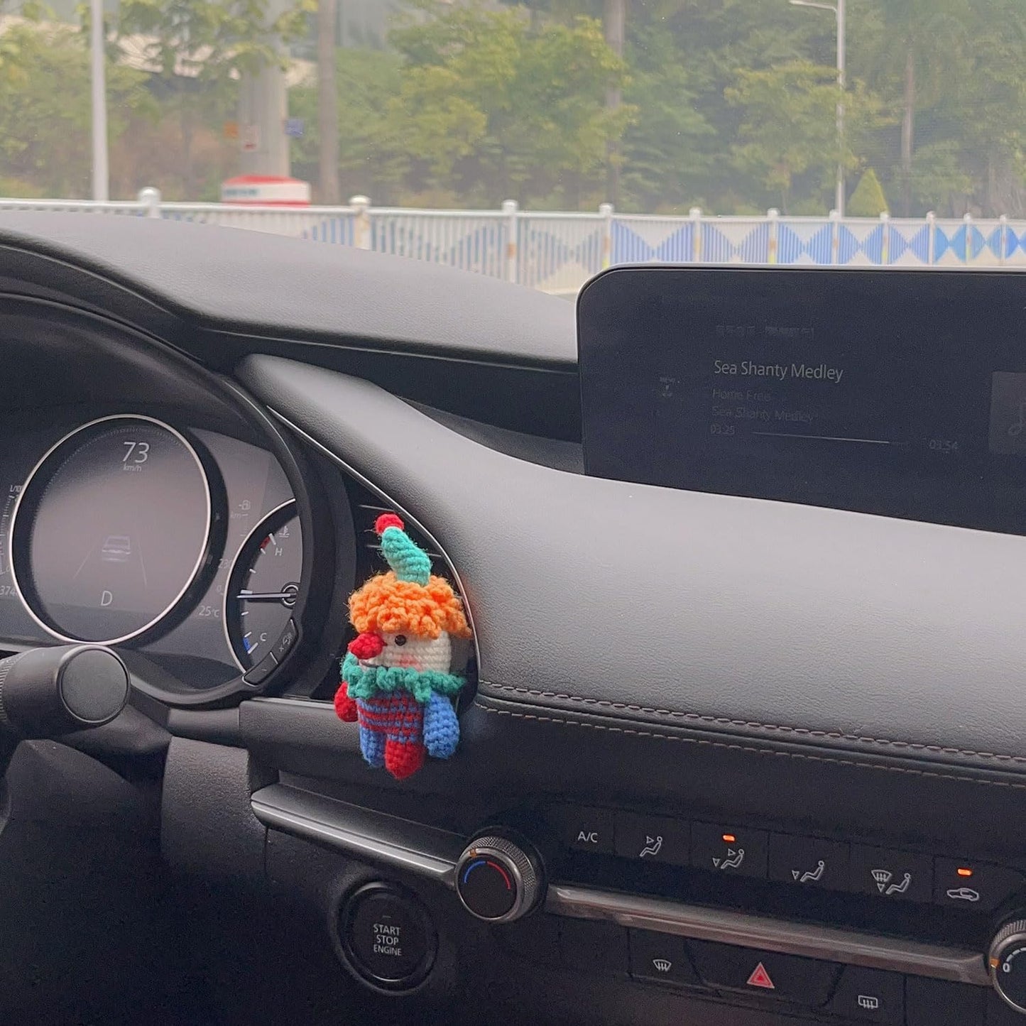 ZIUGLIKAL Cute Clown Car Air Vent Clip Handmade Crochet Anime Decoration Suitable for Car Air Vents Car Interior Accessories Car Gifts for Men & Women (Car air Vent Clown)