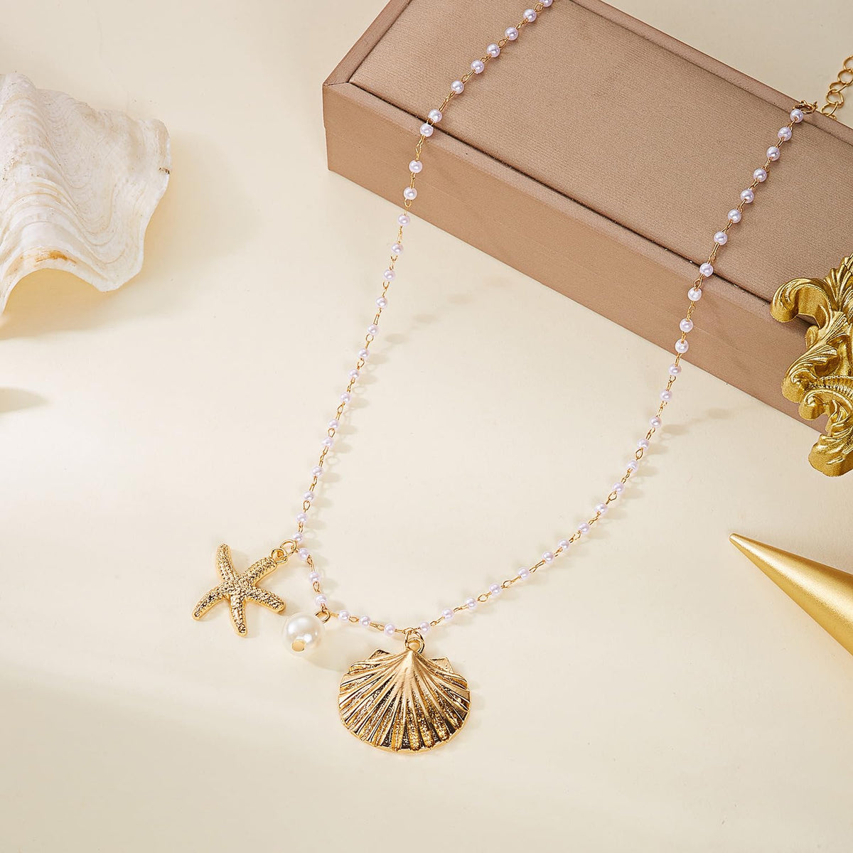 Shell Starfish Necklace for Women Gold Plated Pendant Pearl Necklace Boho Beaded Dainty Adjustable Necklaces Shell Conch Summer Beach Cuff Jewelry Accessories