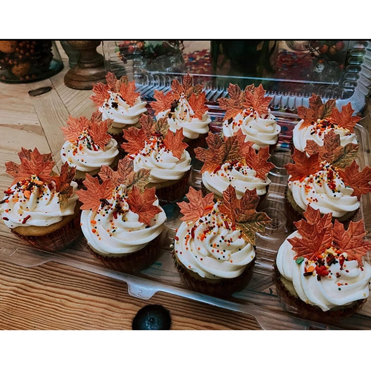 Weraru 90 Pcs Edible Fall Leaves Gold Leaf Cupcake Toppers, For your Party Cake Toppers Decoration