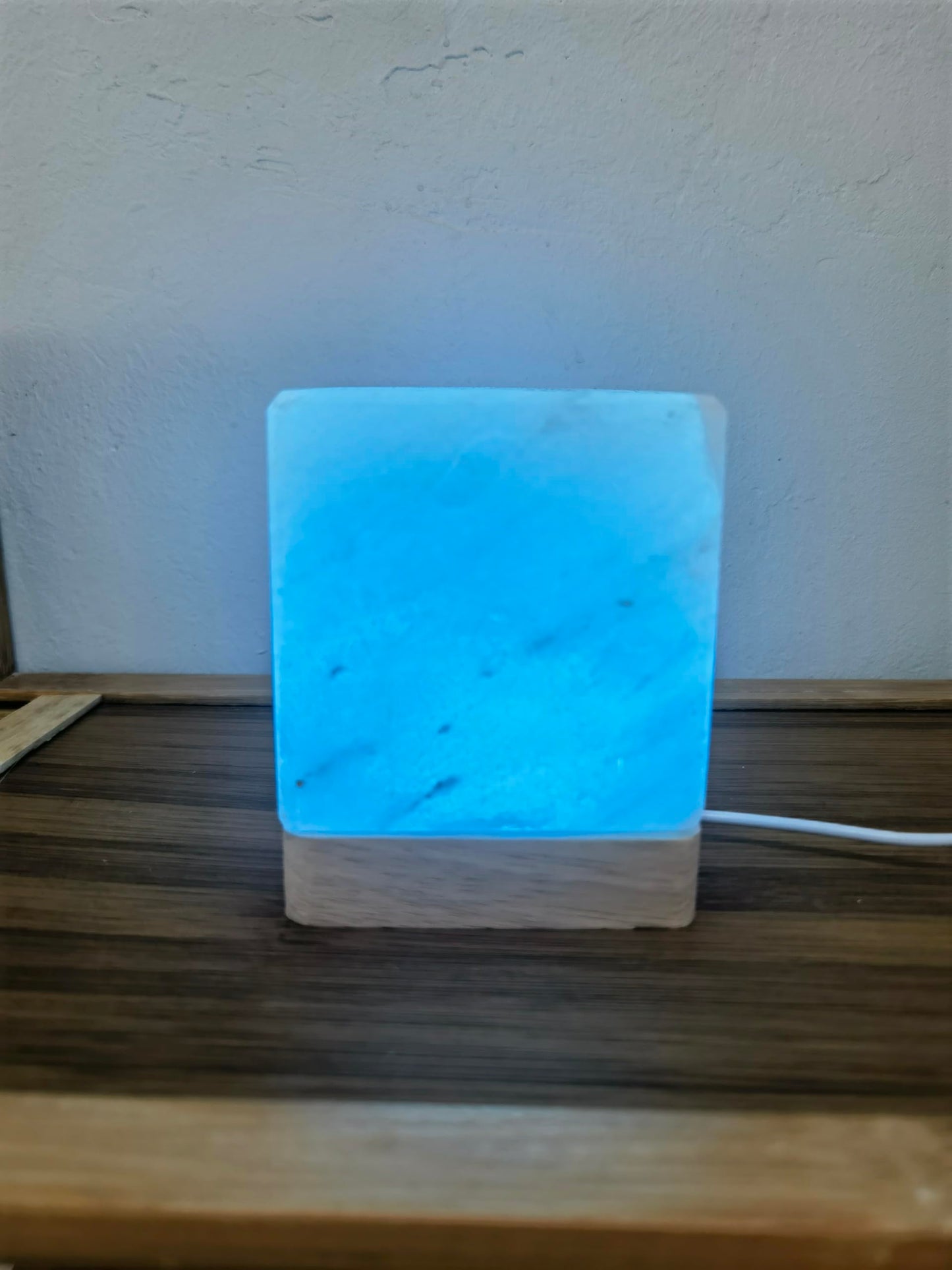 YZYOE USB Colour Gradient Himalayan Salt lamp, Solid Wood Base Atmosphere Decoration Square Salt lamp with Remote Control, Natural Crystal Stone Bedside Night Light, Handmade Crafts.