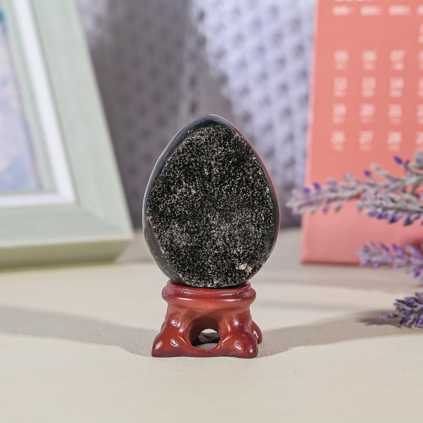 Sportmusies Natural Black Septarian Dragon Stone Geode Cluster Egg with Resin Stand, Decorative Crystal Cluster Egg Figurine for Home Reiki Healing Meditation, 1.57-2.28 inches