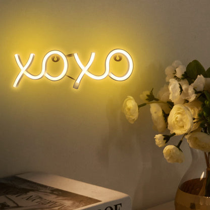 ENUOLI LED Neon Signs,11.8"x3.9" Sign Light USB/Battery Operated Wall Hanging Sign Lover Hug Wall Art for Bedroom,Kids Room,Valentine's Gift,Home Decor,6.56ft Cord - XOXO- Warm White