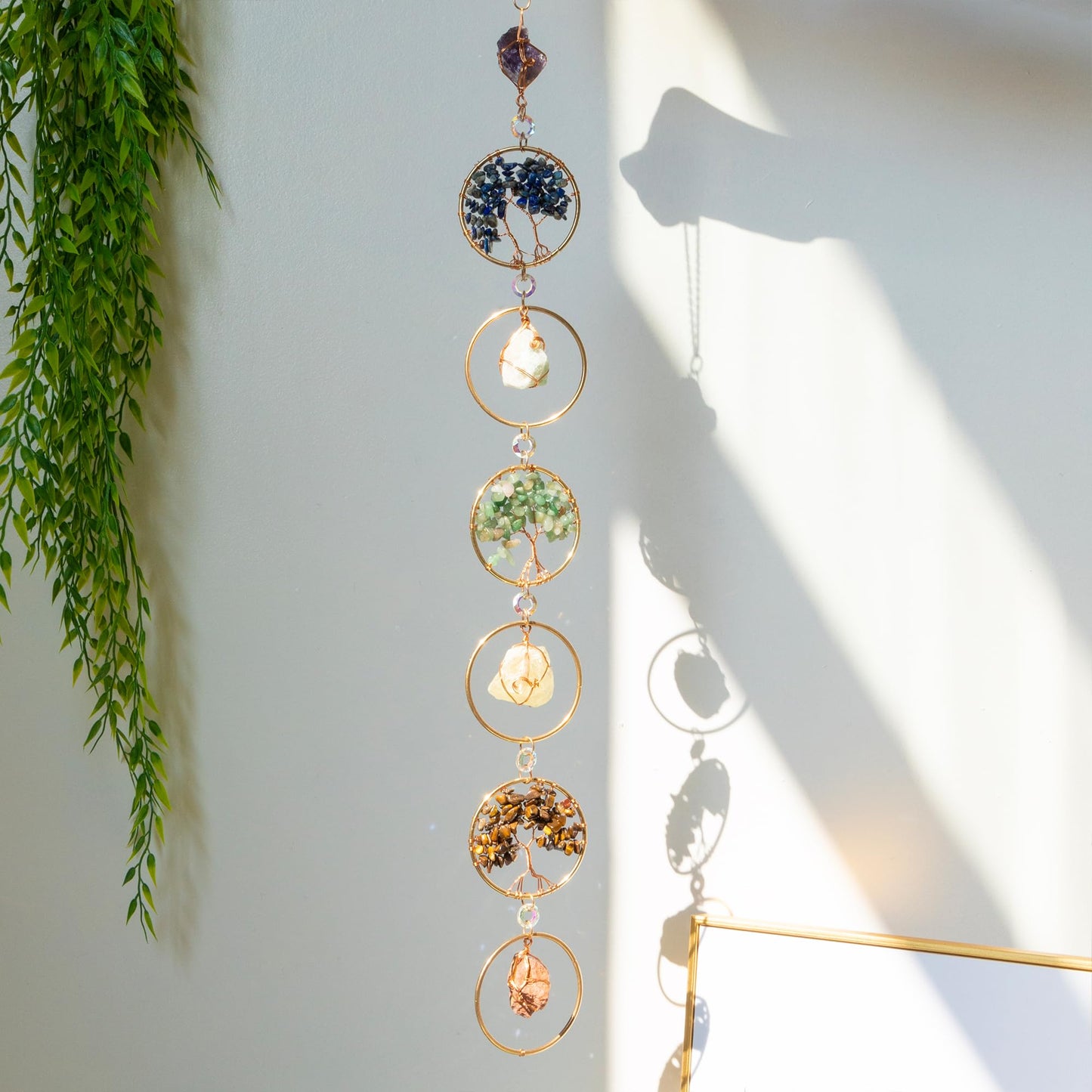 7 Chakra Healing Crystals Hanging Ornament，Handmade Chakra Stones Tree of Life Natrual Gemstones Wall Hanging Ornaments for Home Decor Yoga Meditation(Natural Stones+Tree of Life)