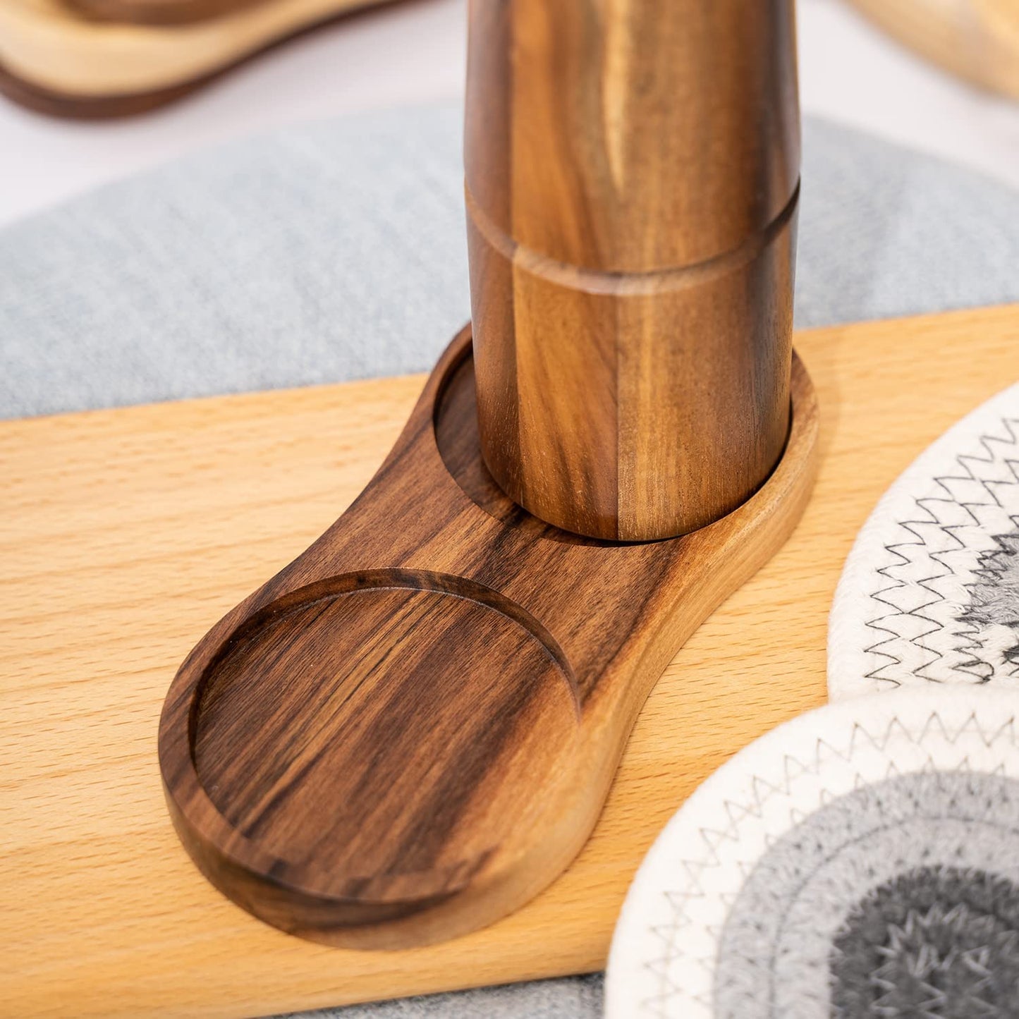 DeroTeno Salt and Pepper Mill Tray, Inner Dia 6.8 cm / 2.68 inch, Acacia Wood, Pepper Grinder Rest, Dining Table Protector (Pepper Mill and Salt Mill are not Included)