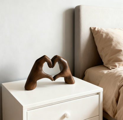 YDLGJMCZ Heart Hands Sculpture Wooden Hearts Hand Sculptures，Love Gesture Resin Statue Home Living Room Desktop Ornament