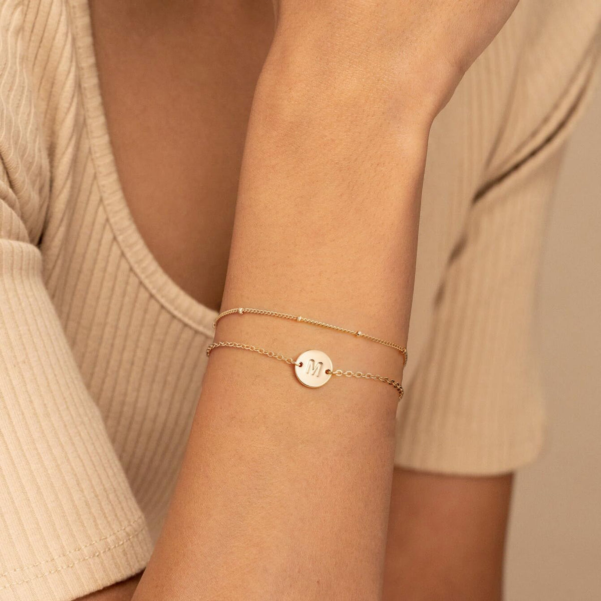MONOZO Gold Initial Bracelets for Women Jewelry Gifts Trendy - Dainty Disc Monogram Letter A Gold Initial Bracelets Personalized Letter Bracelet Mothers Day Birthday Jewelry Gifts for Women Mom