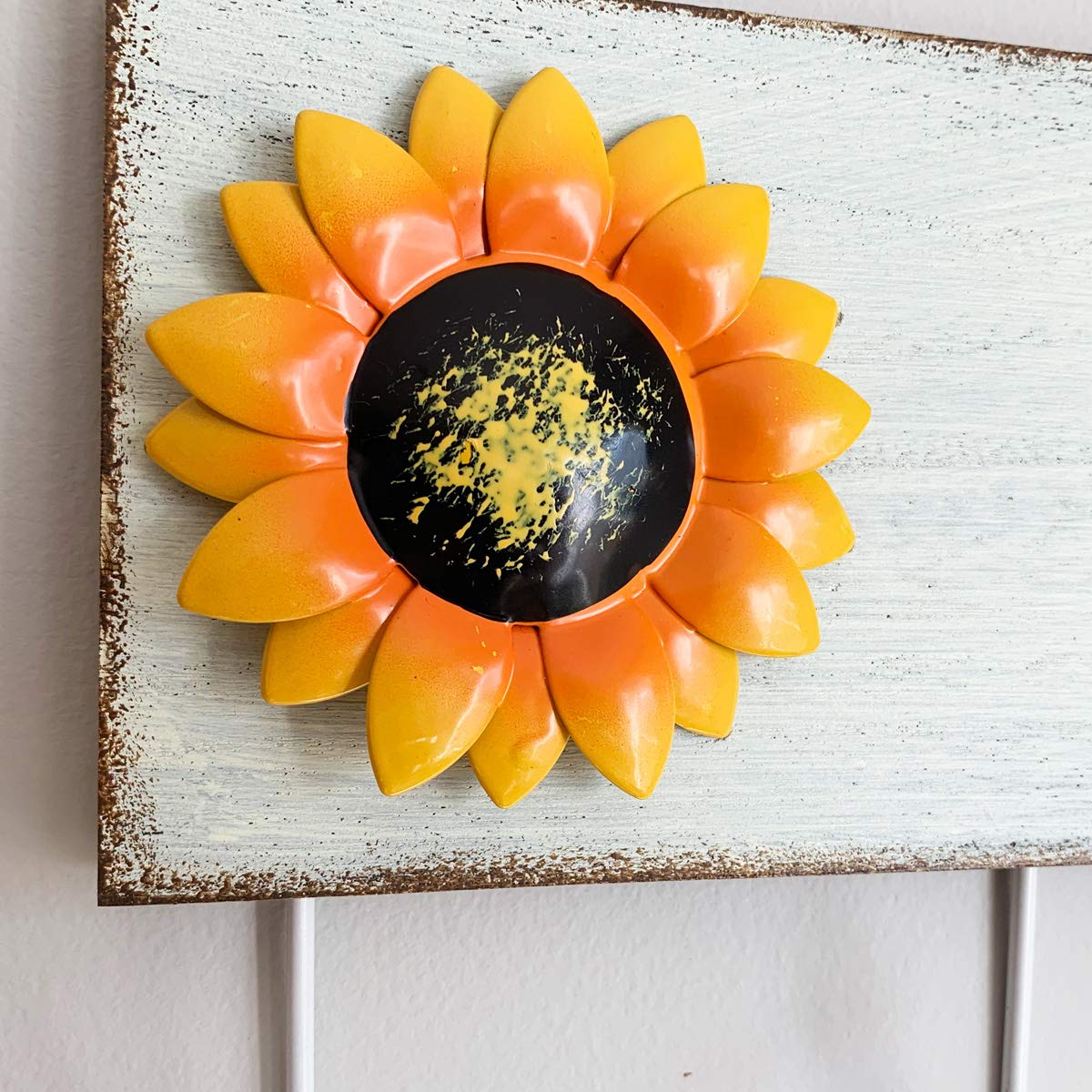 YUMBOR Rustic Wooden Sunflower Wall Hook Keys Aprons Towel Hanger Kitchen Wall Decor Flower Wall Holder Countryside Farmhouse Wall Decoration for Home Kitchen Entryway Office-(White)