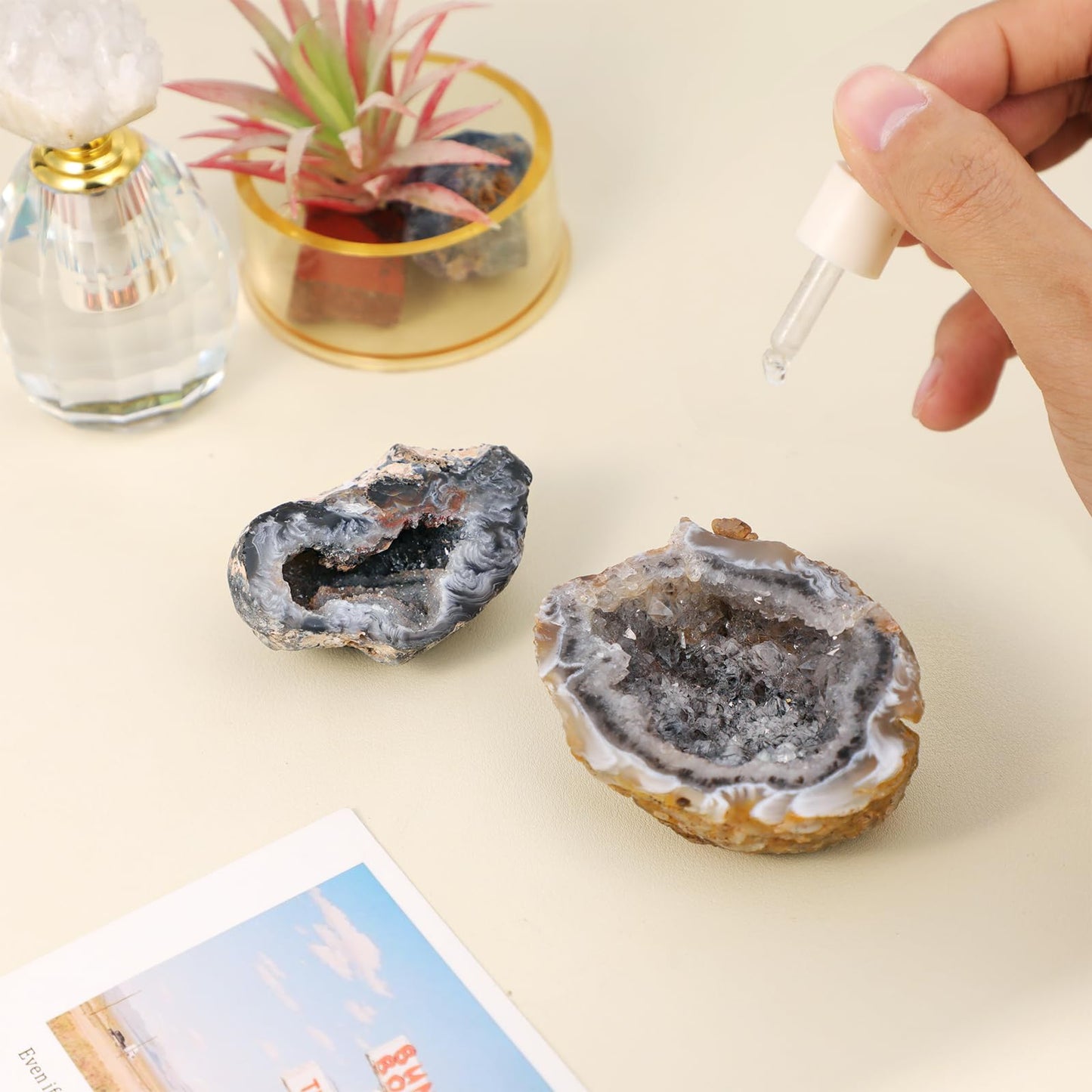 SUNYIK Natural Agate Druzy Geode Cluster Irregular Collectible Mineral Stone Specimen for Decor Figurine Feng Shui(0.1-0.3lb)